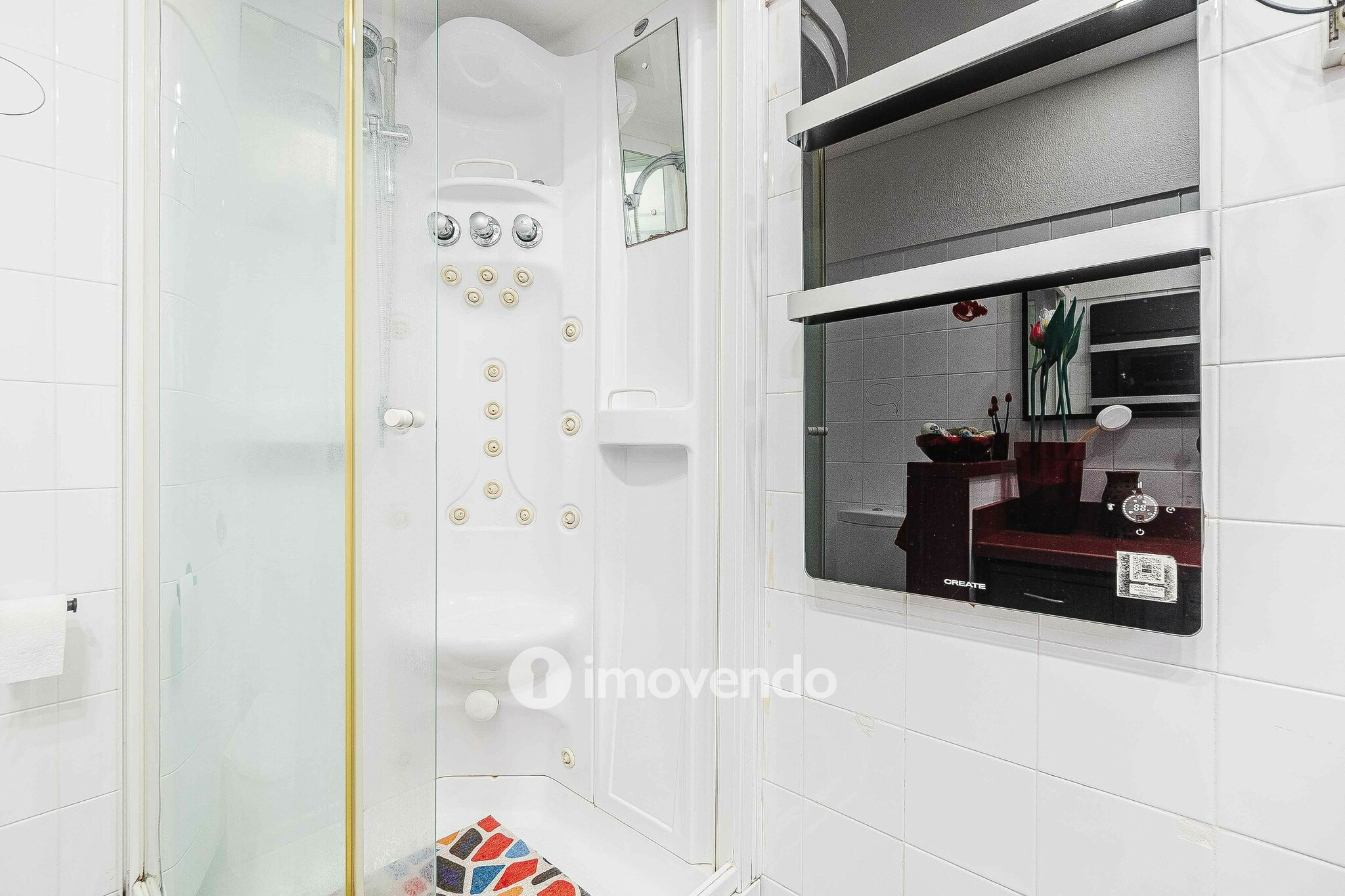 Quinta T3 isolada, com 14.500m² de terreno e piscina, em Loures