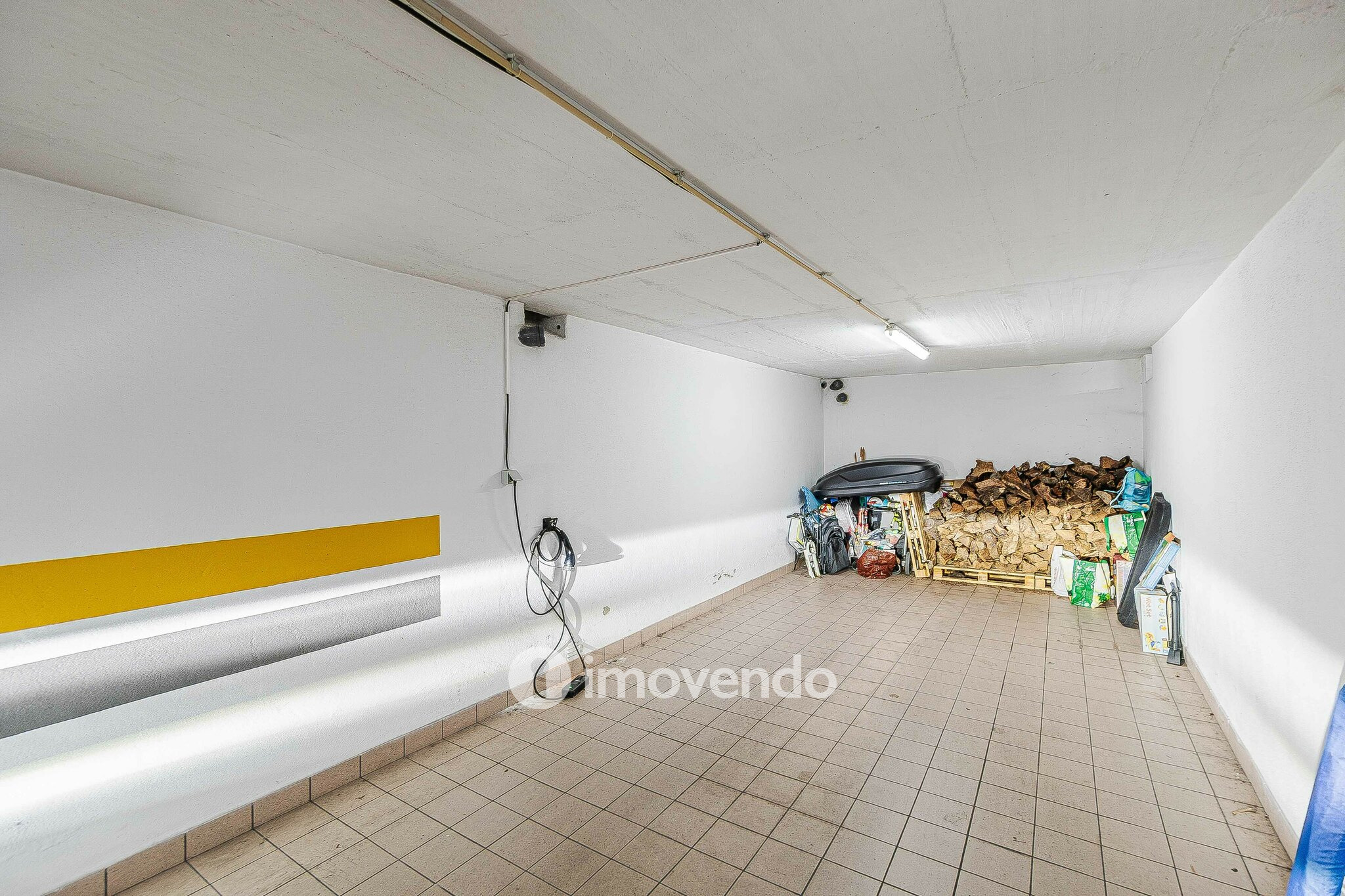 Apartamento T3 com garagem e cozinha equipada, em Alverca