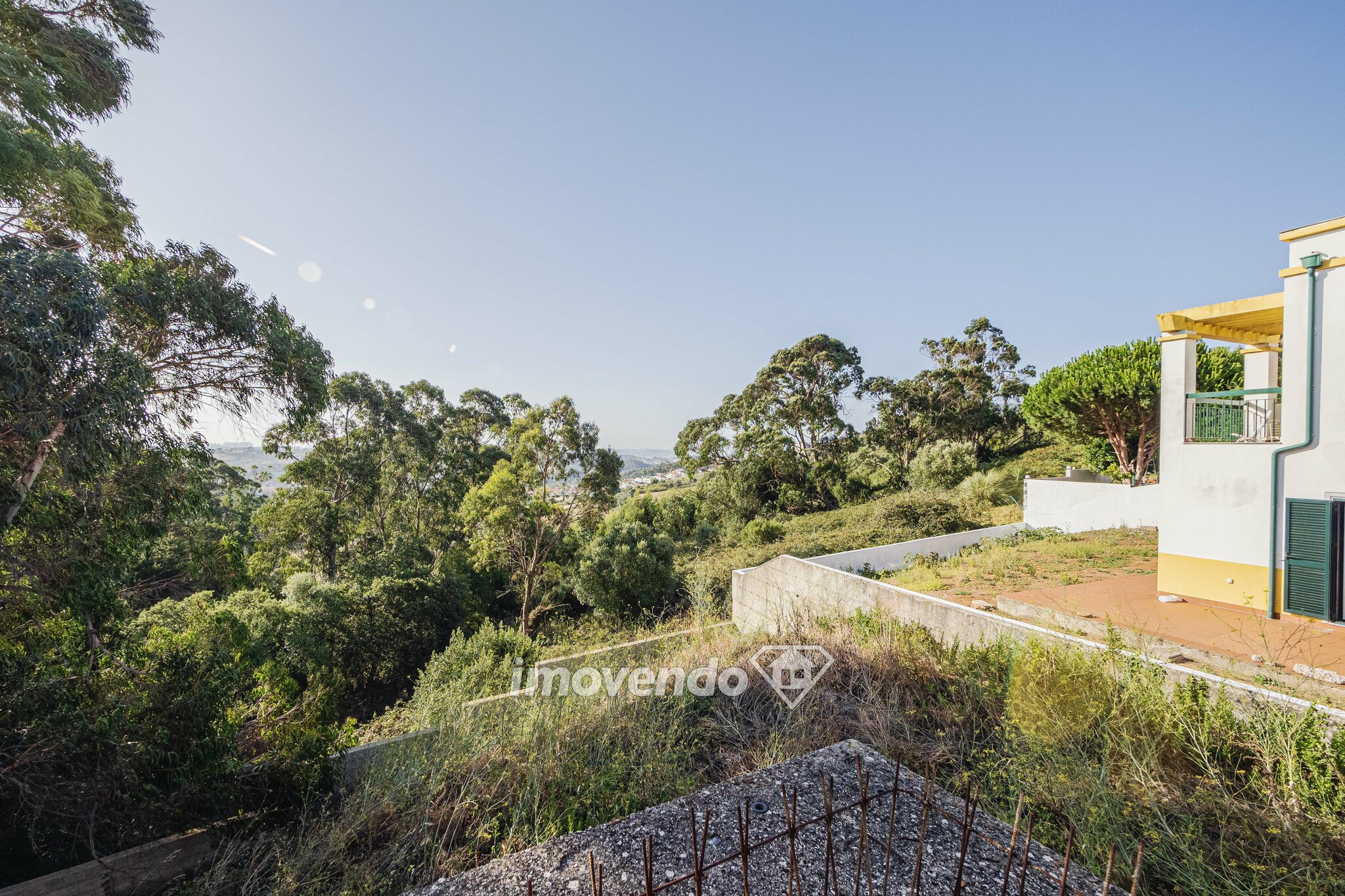 Terreno Urbano com 808m2, próximo do Tagus Park e Fábrica da Pólvora