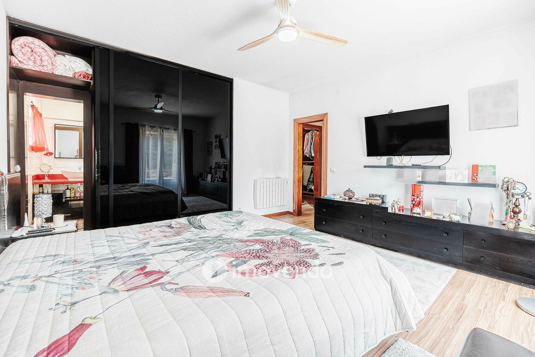 Quinta T3 isolada, com 14.500m² de terreno e piscina, em Loures