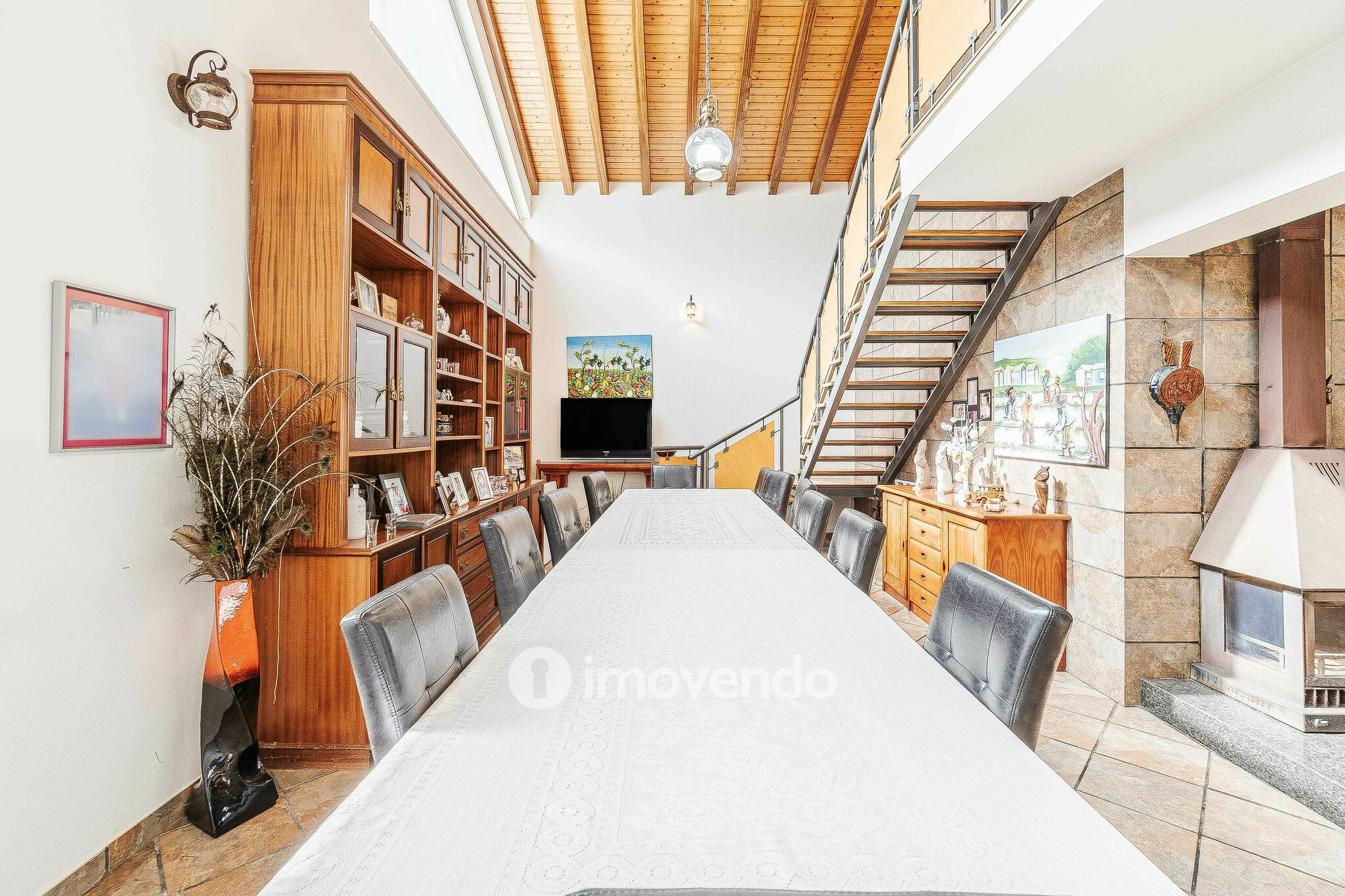 Quinta T3 isolada, com 14.500m² de terreno e piscina, em Loures