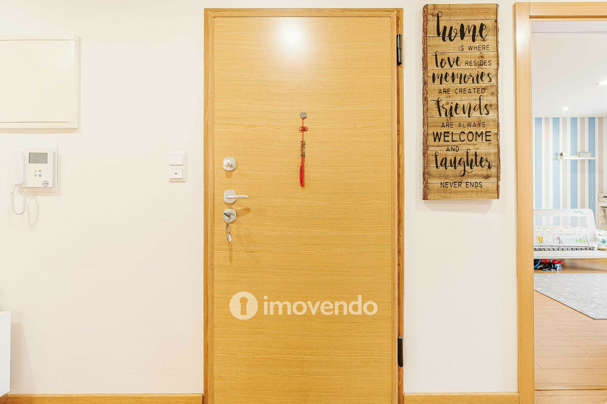 Apartamento T3 com garagem e cozinha equipada, em Alverca