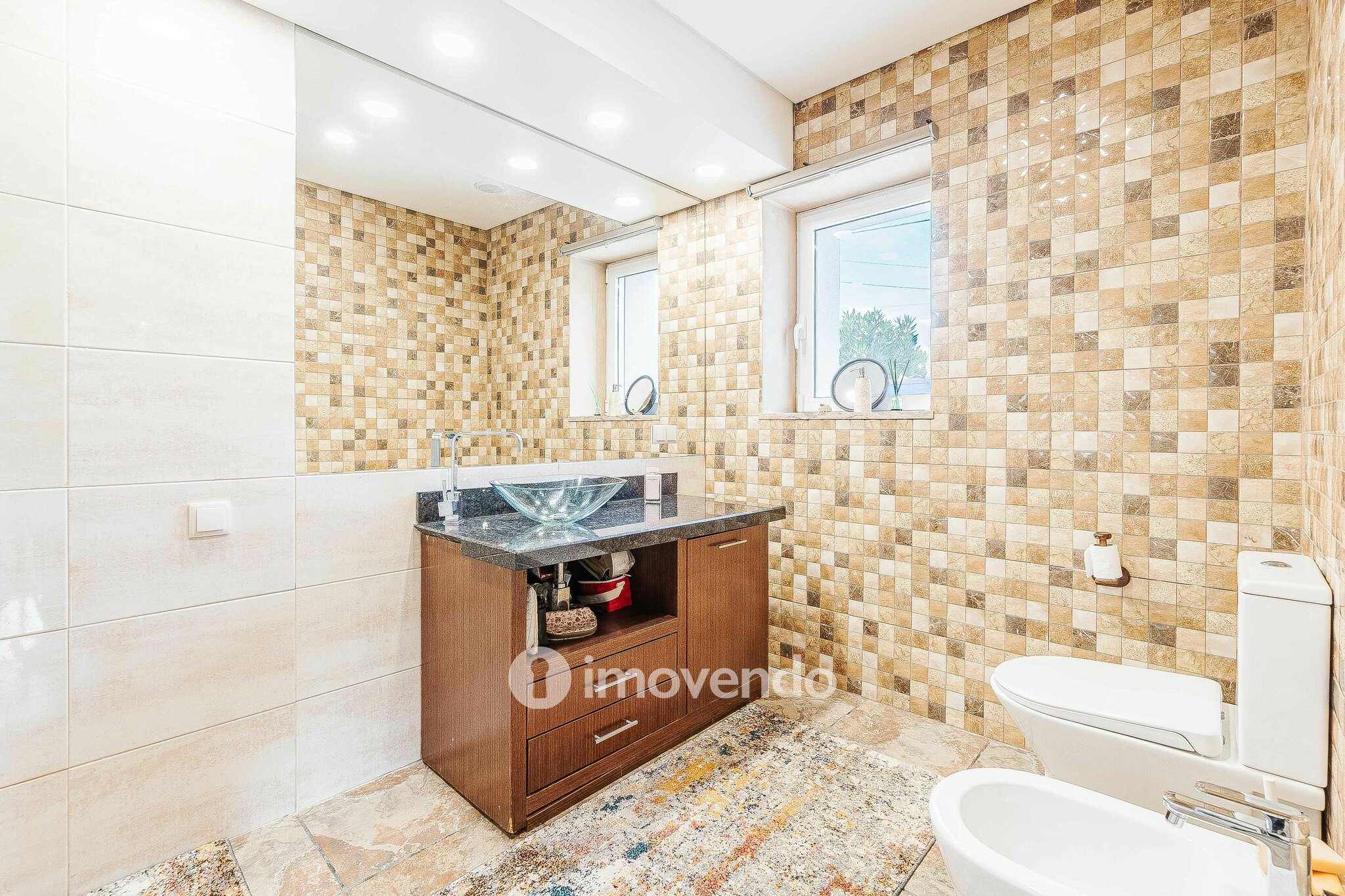 Quinta T3 isolada, com 14.500m² de terreno e piscina, em Loures