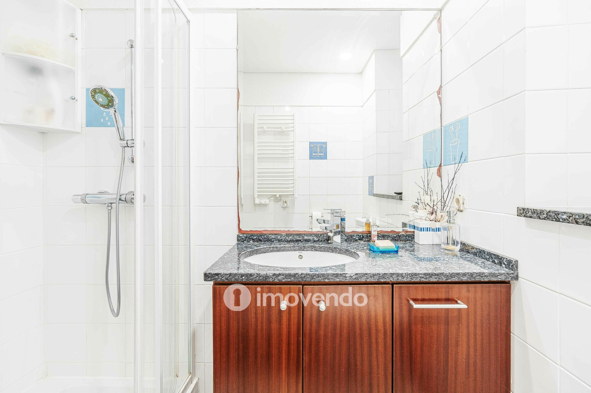 Quinta T3 isolada, com 14.500m² de terreno e piscina, em Loures