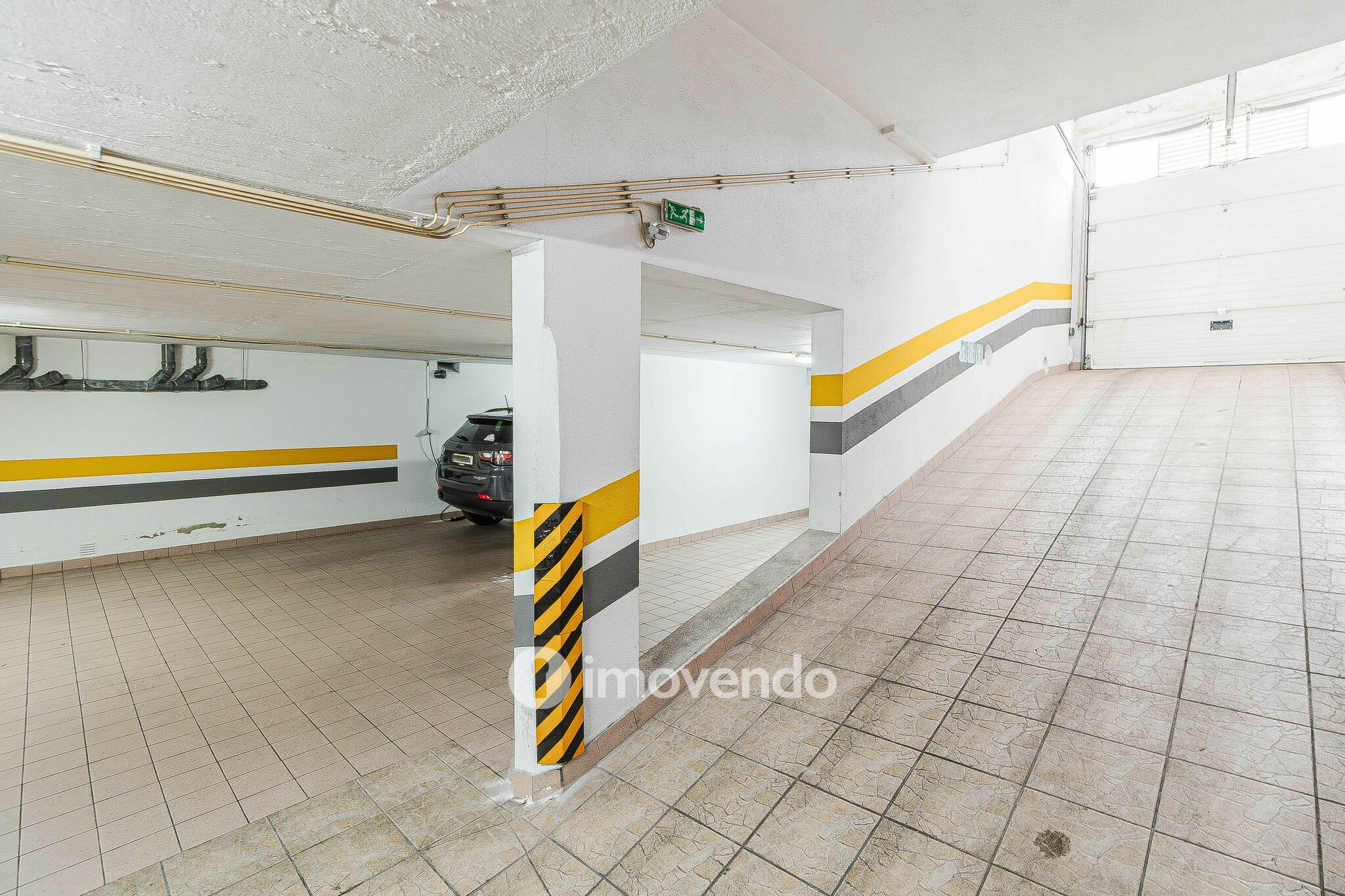 Apartamento T3 com garagem e cozinha equipada, em Alverca