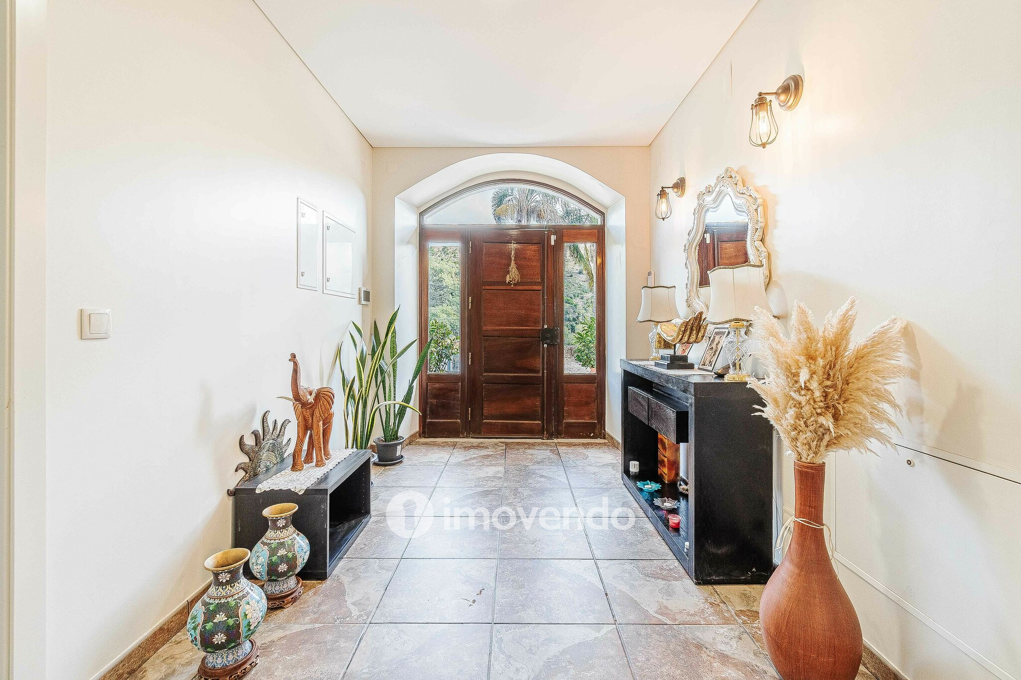 Quinta T3 isolada, com 14.500m² de terreno e piscina, em Loures