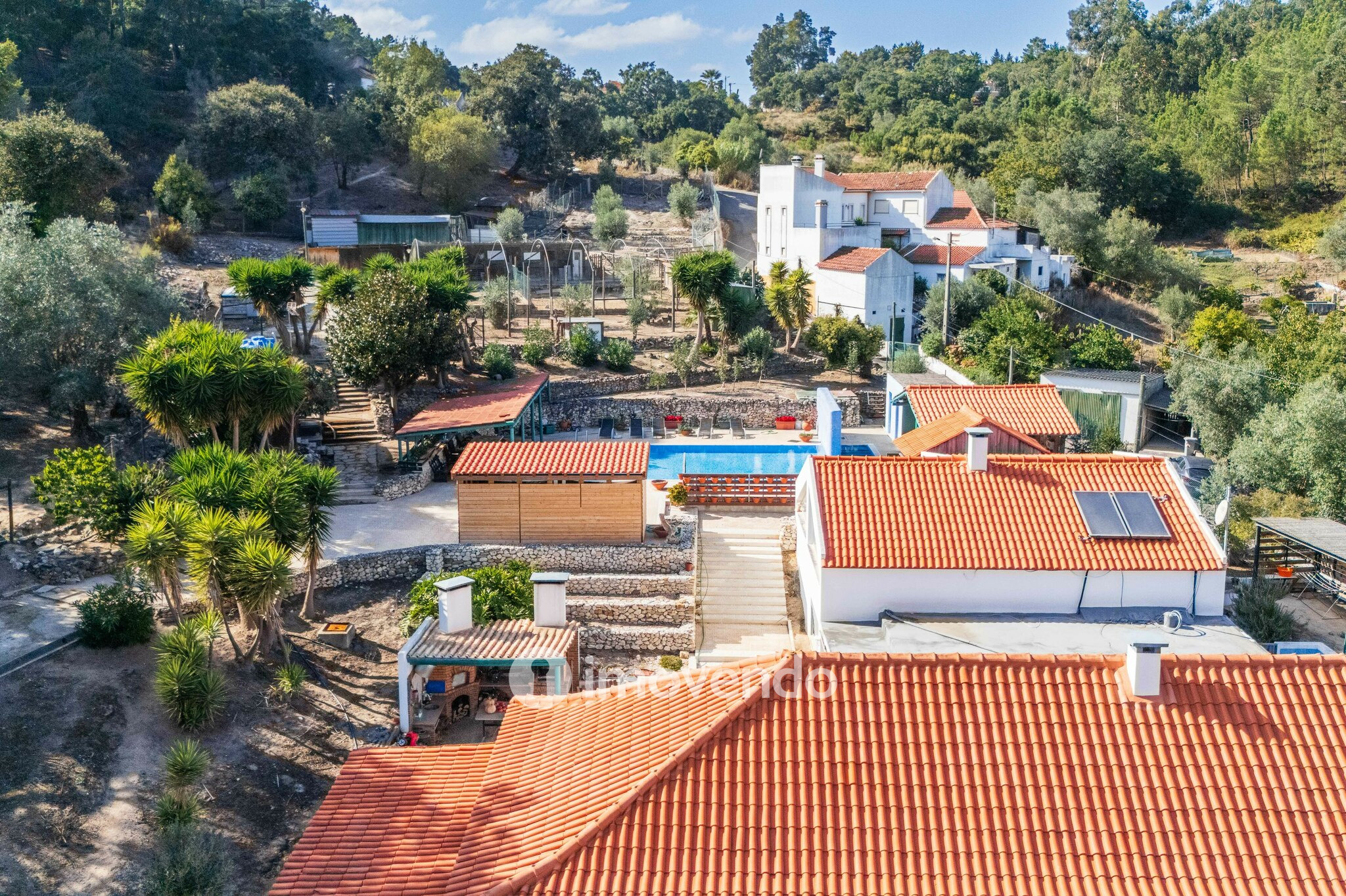 Quinta T3 isolada, com 14.500m² de terreno e piscina, em Loures