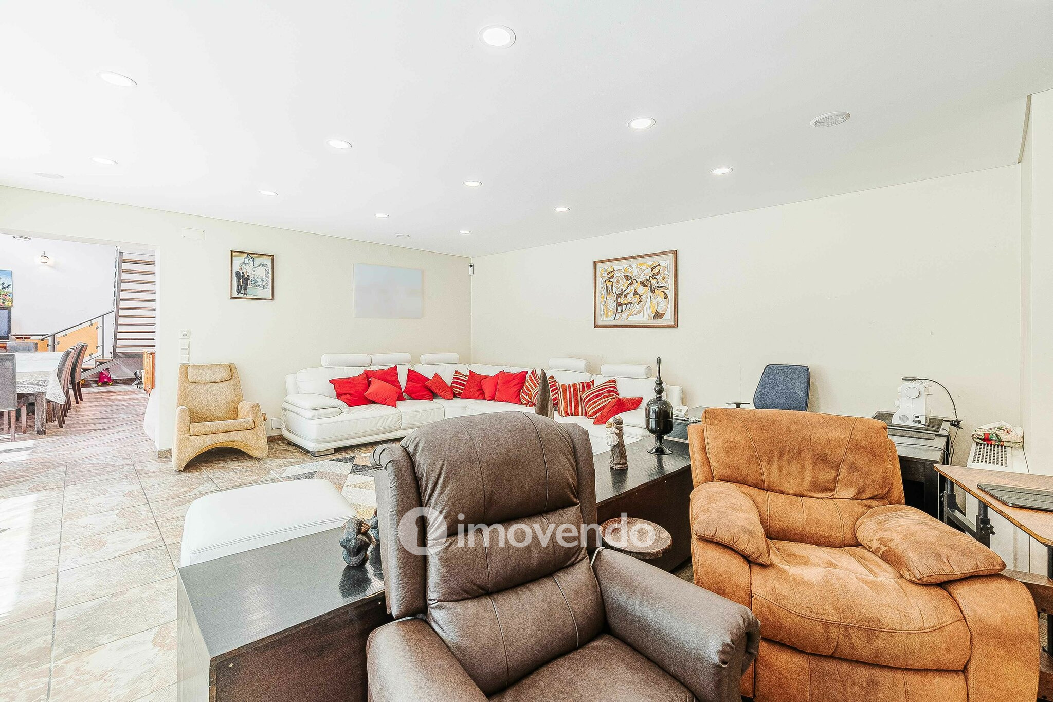 Quinta T3 isolada, com 14.500m² de terreno e piscina, em Loures