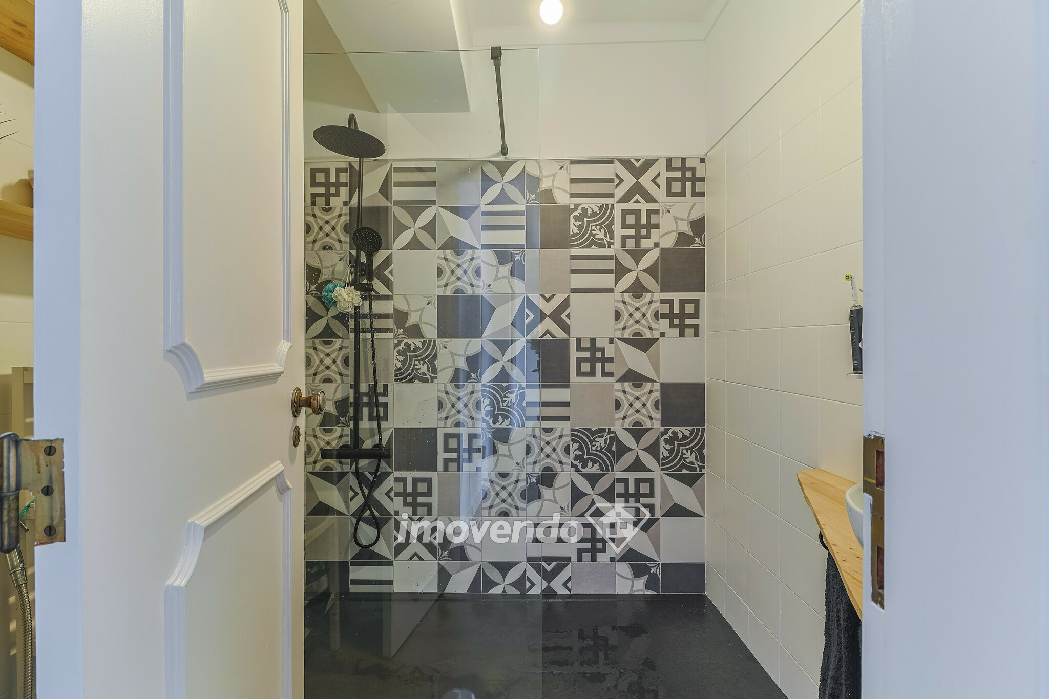 Apartamento T3 remodelado, com vistas sobre o Rio Tejo, em Marvila
