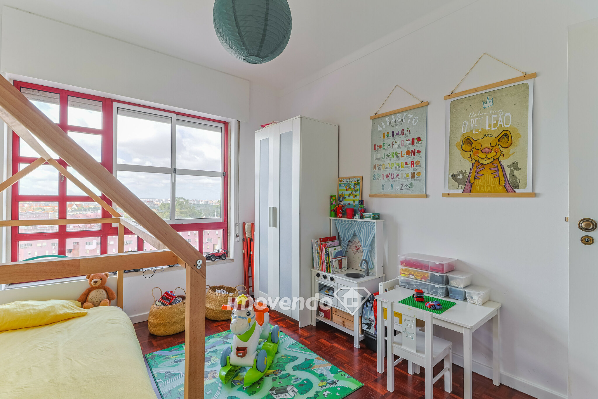 Apartamento T3 remodelado, com vistas sobre o Rio Tejo, em Marvila