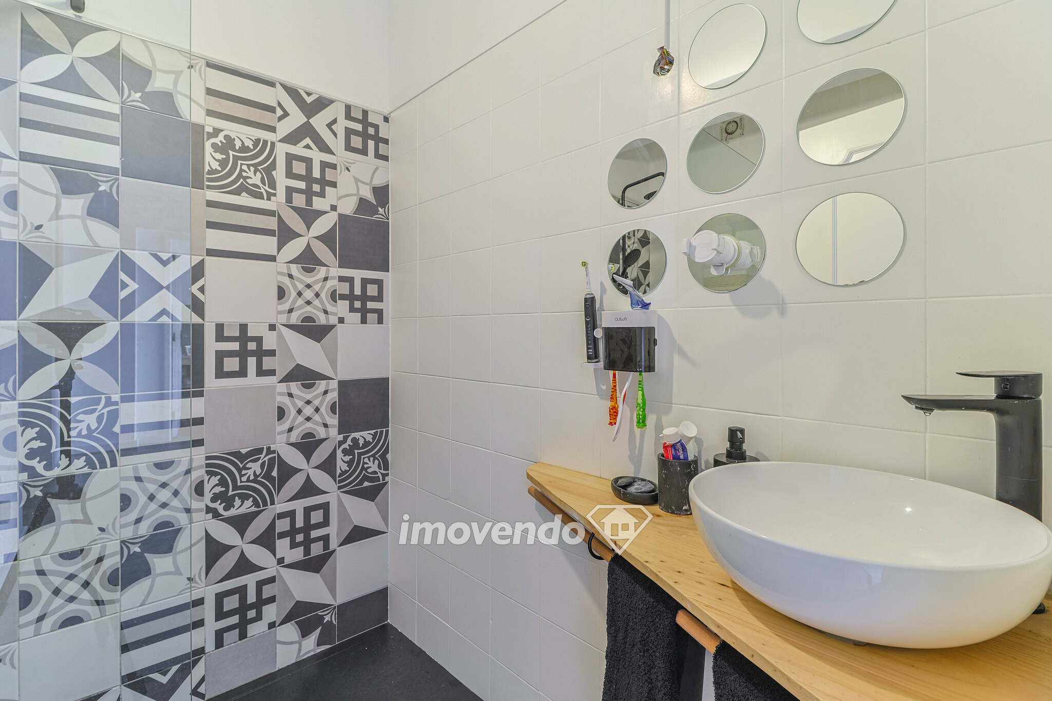 Apartamento T3 remodelado, com vistas sobre o Rio Tejo, em Marvila