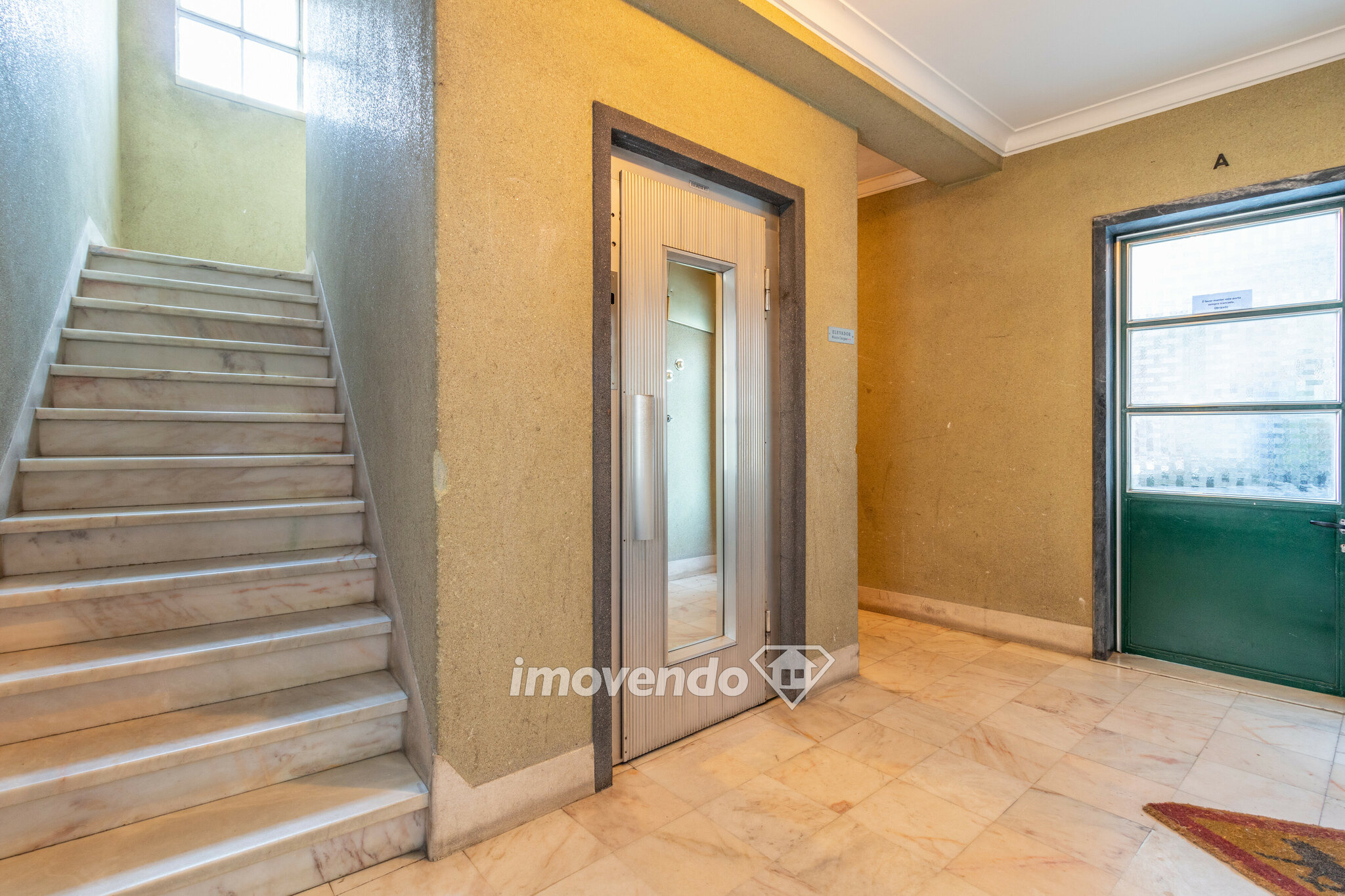 Apartamento T2 remodelado, com parqueamento e vistas únicas, em Lisboa