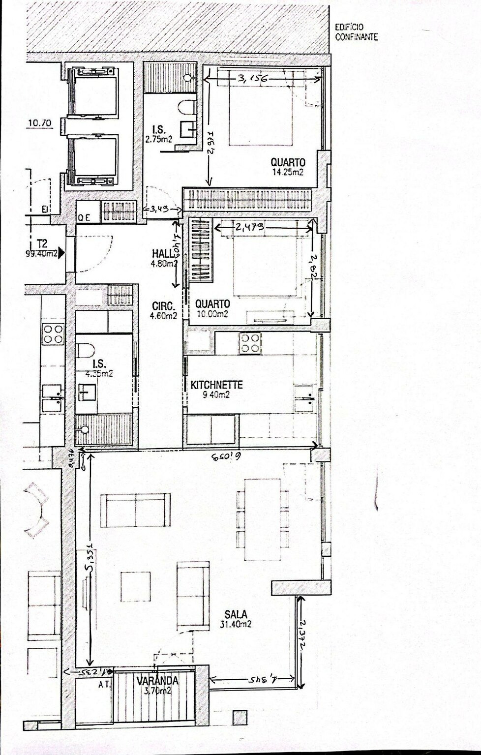 Apartamento T2 de luxo, com estacionamento, nas Avenidas Novas