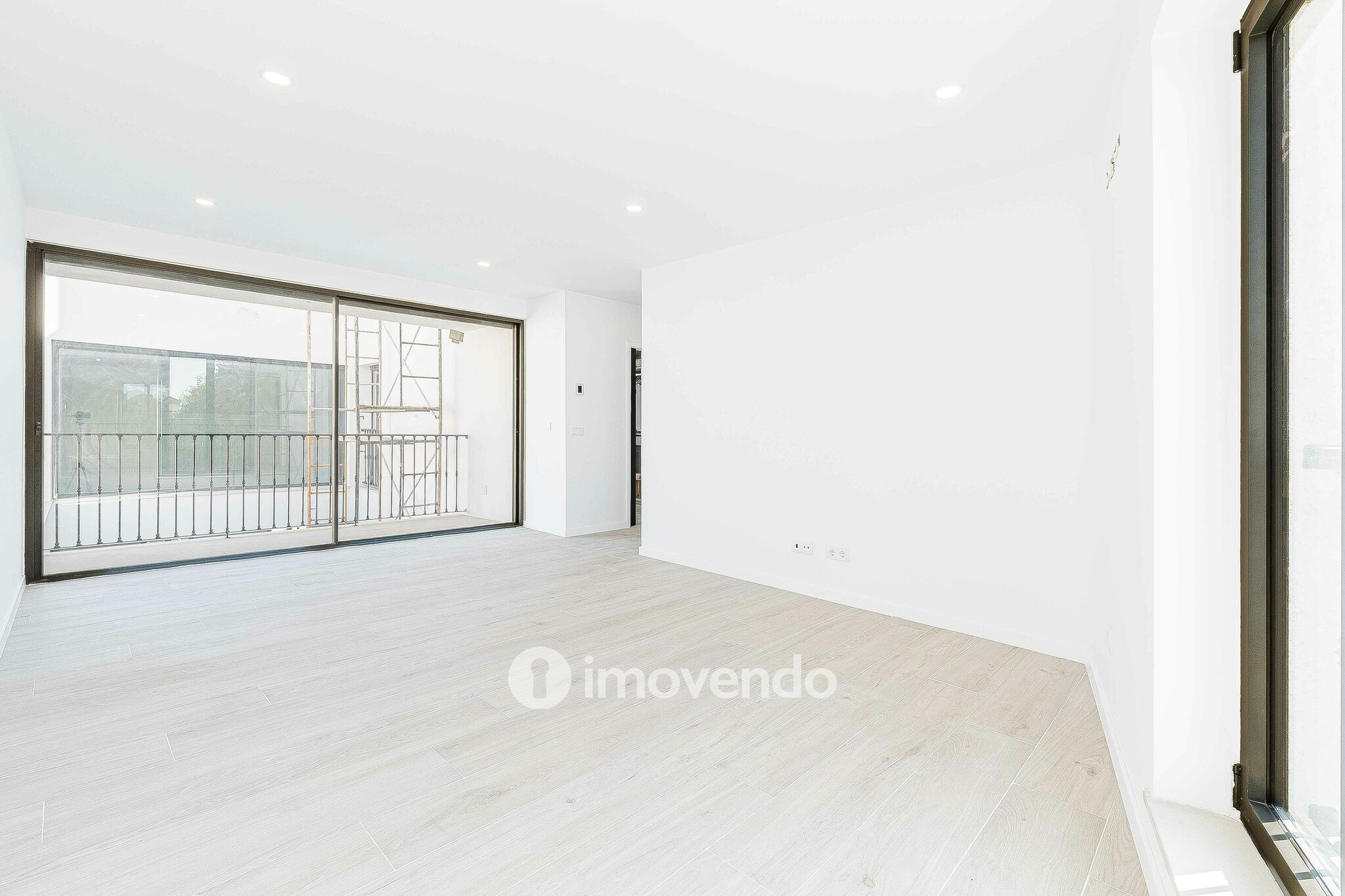 Moradia T2+2 moderna e premium, com garagem, em Alcochete