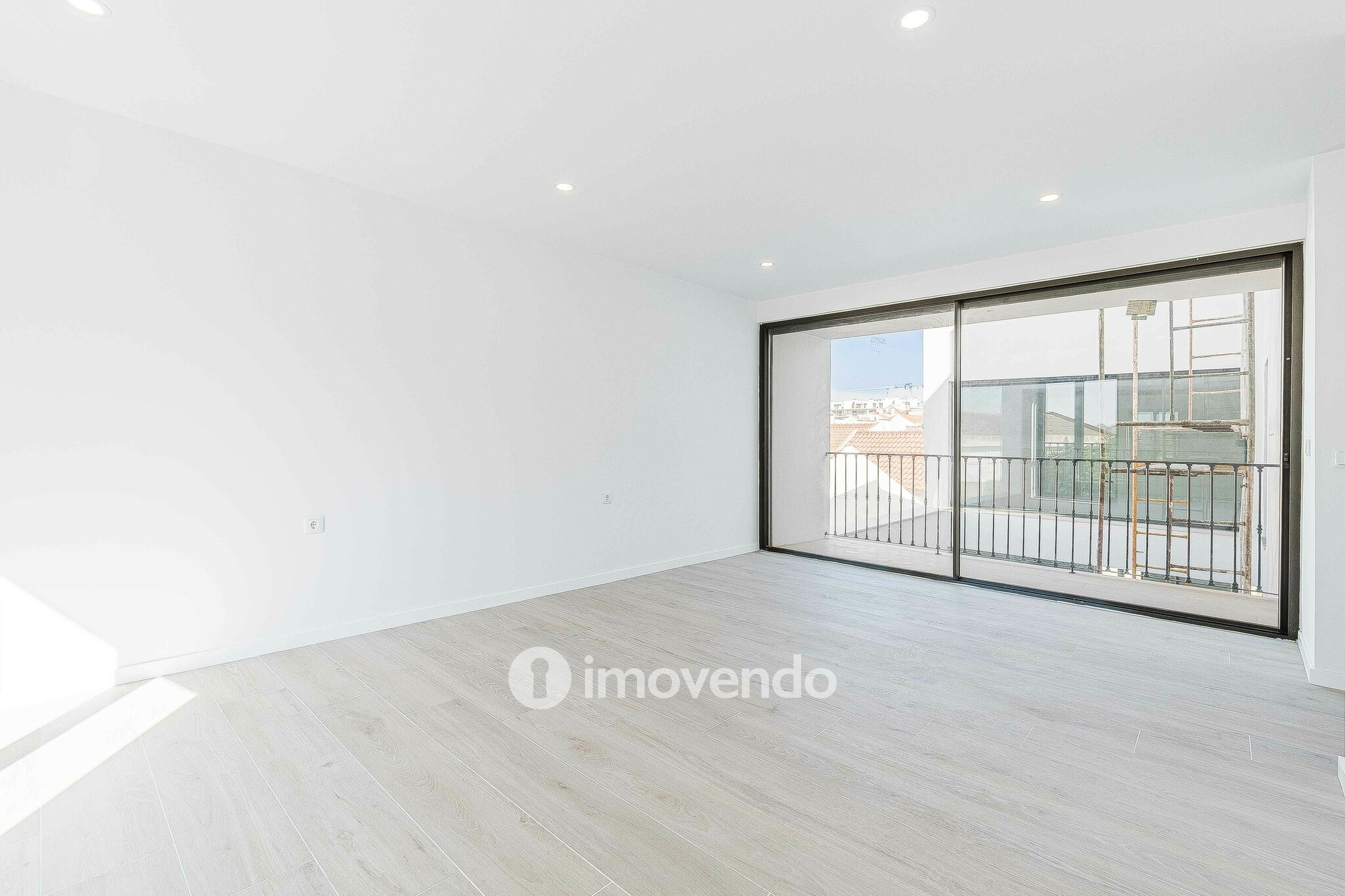 Moradia T2+2 moderna e premium, com garagem, em Alcochete