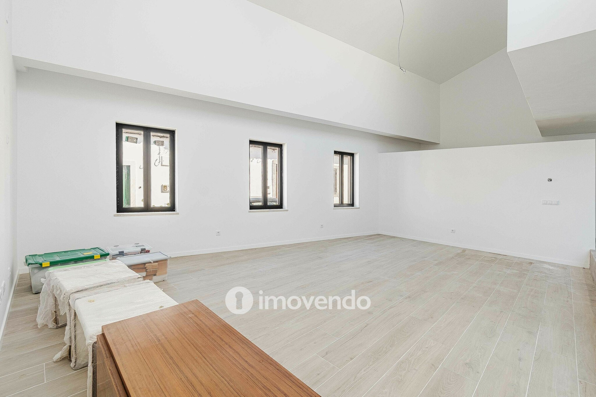 Moradia T2+2 moderna e premium, com garagem, em Alcochete