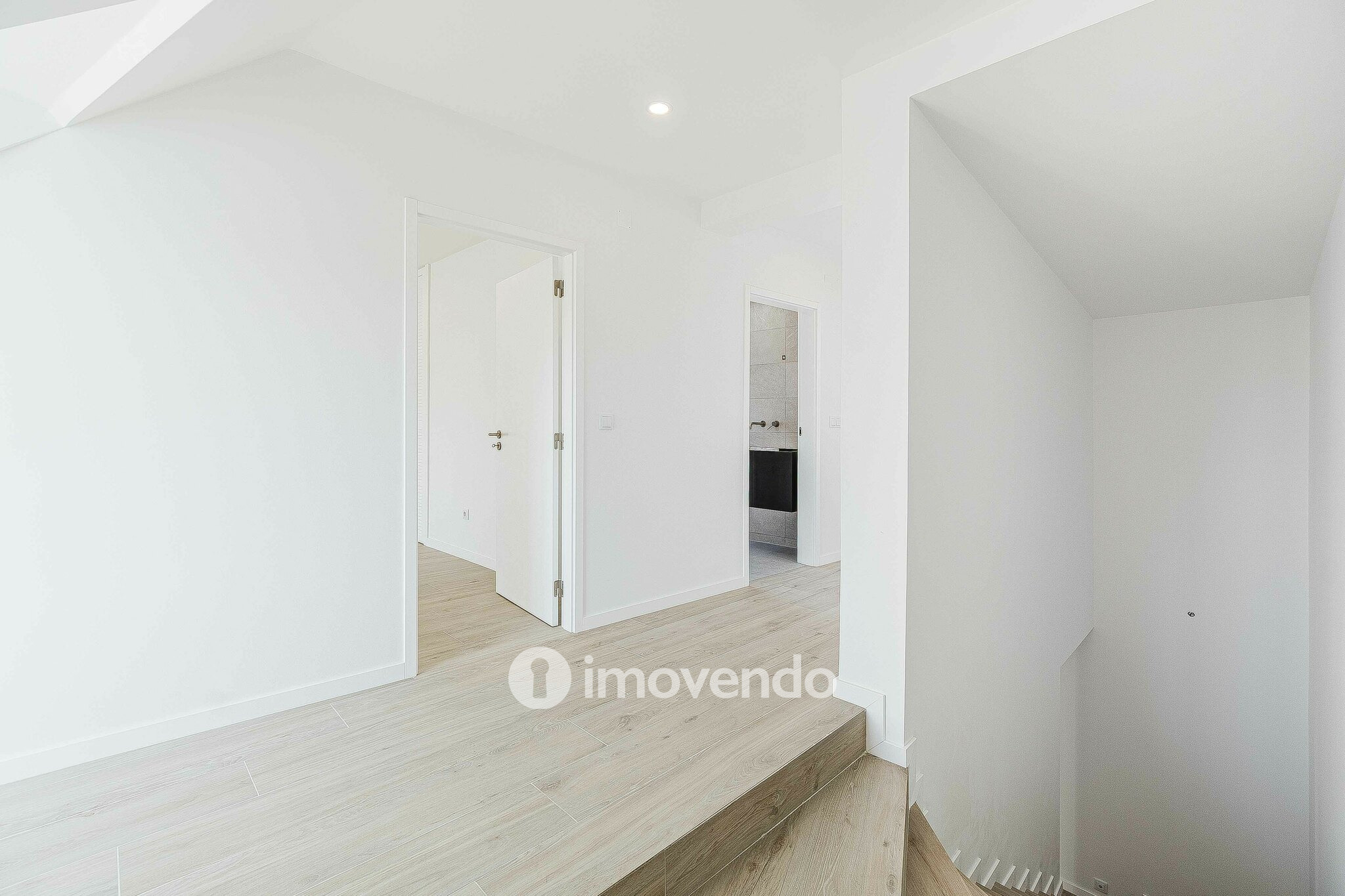 Moradia T2+2 moderna e premium, com garagem, em Alcochete