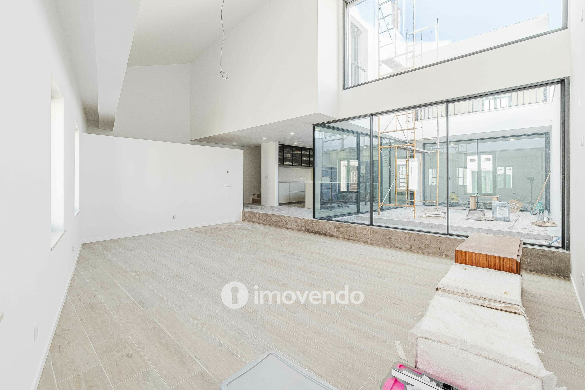 Moradia T2+2 moderna e premium, com garagem, em Alcochete