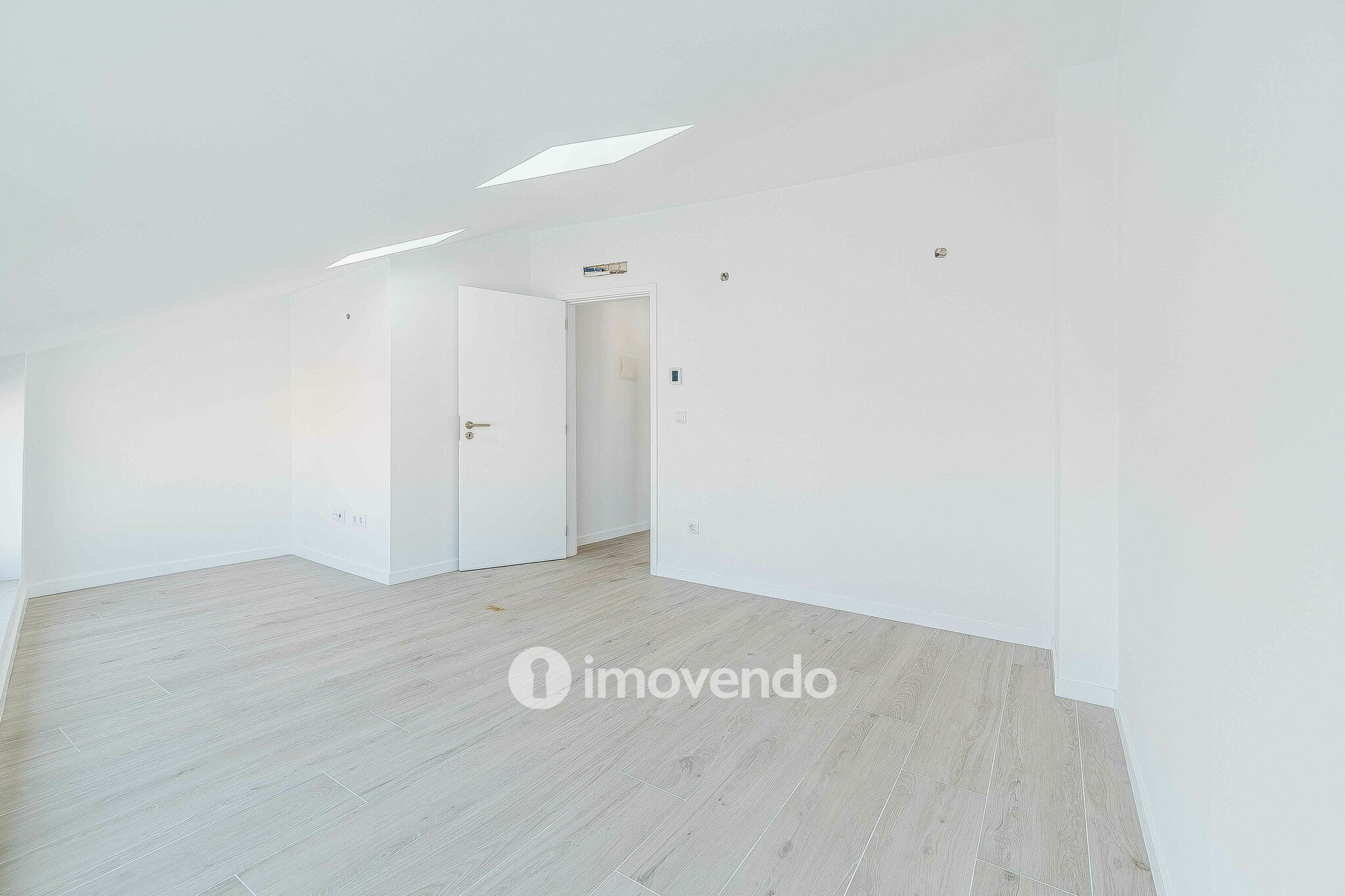 Moradia T2+2 moderna e premium, com garagem, em Alcochete