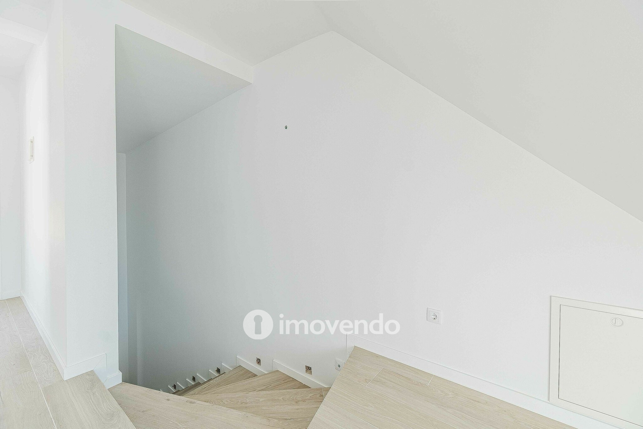 Moradia T2+2 moderna e premium, com garagem, em Alcochete