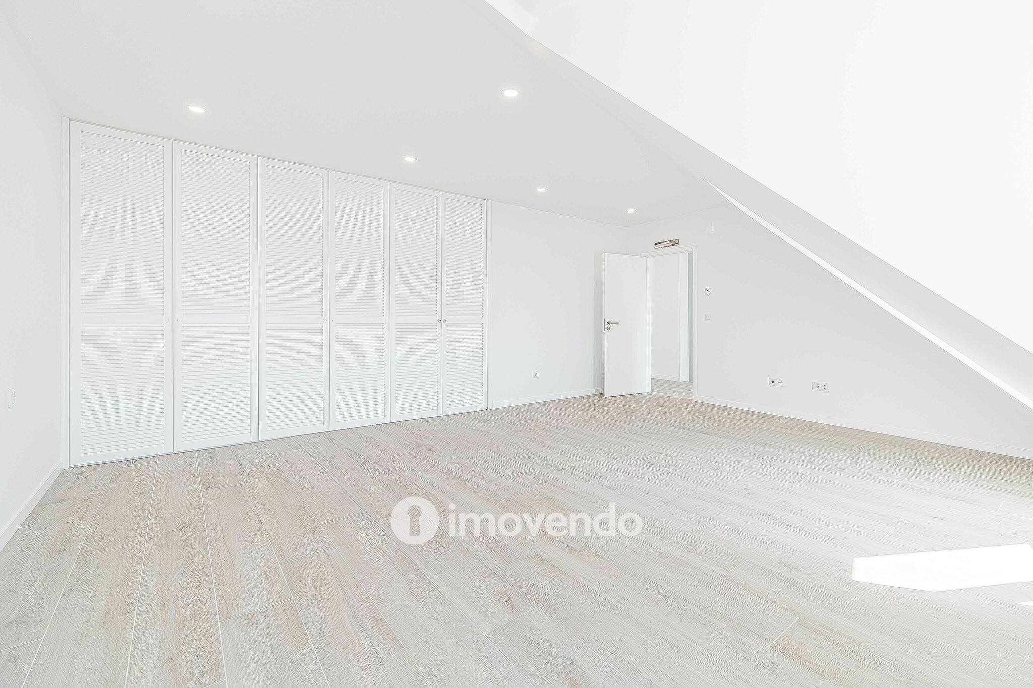 Moradia T2+2 moderna e premium, com garagem, em Alcochete