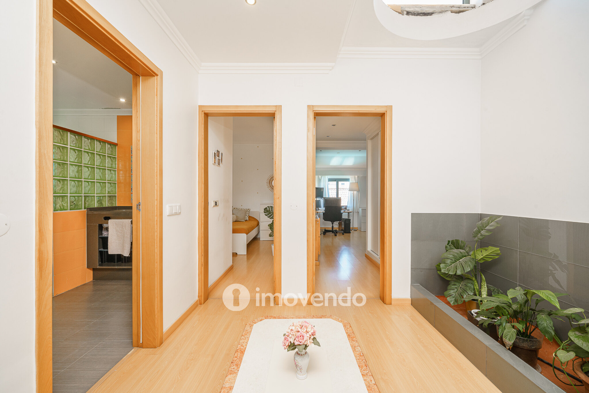 Moradia T6 exclusiva, com piscina e garagem, na Charneca da Caparica