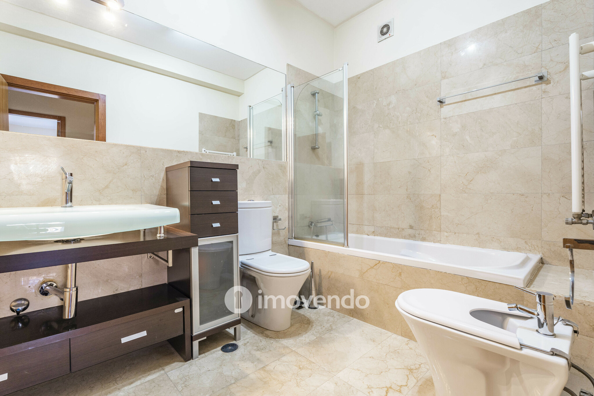 Apartamento T4 pronto a habitar, com garagem, em Braga