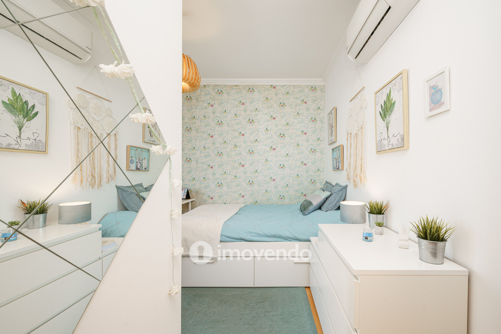 Moradia T6 exclusiva, com piscina e garagem, na Charneca da Caparica
