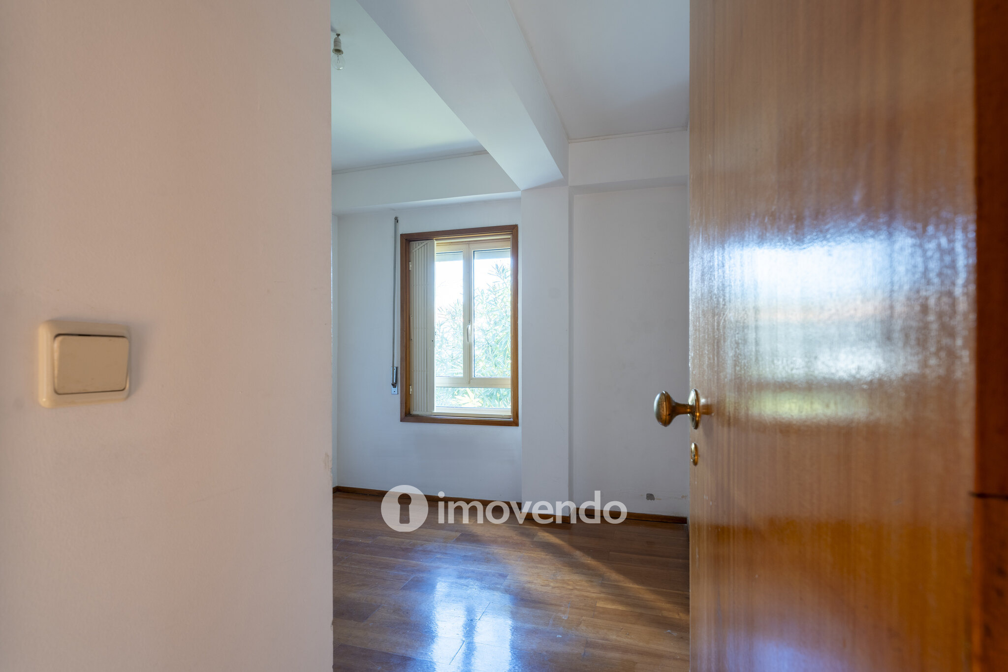 Apartamento T3, com áreas amplas e pronto a habitar, em Gaia