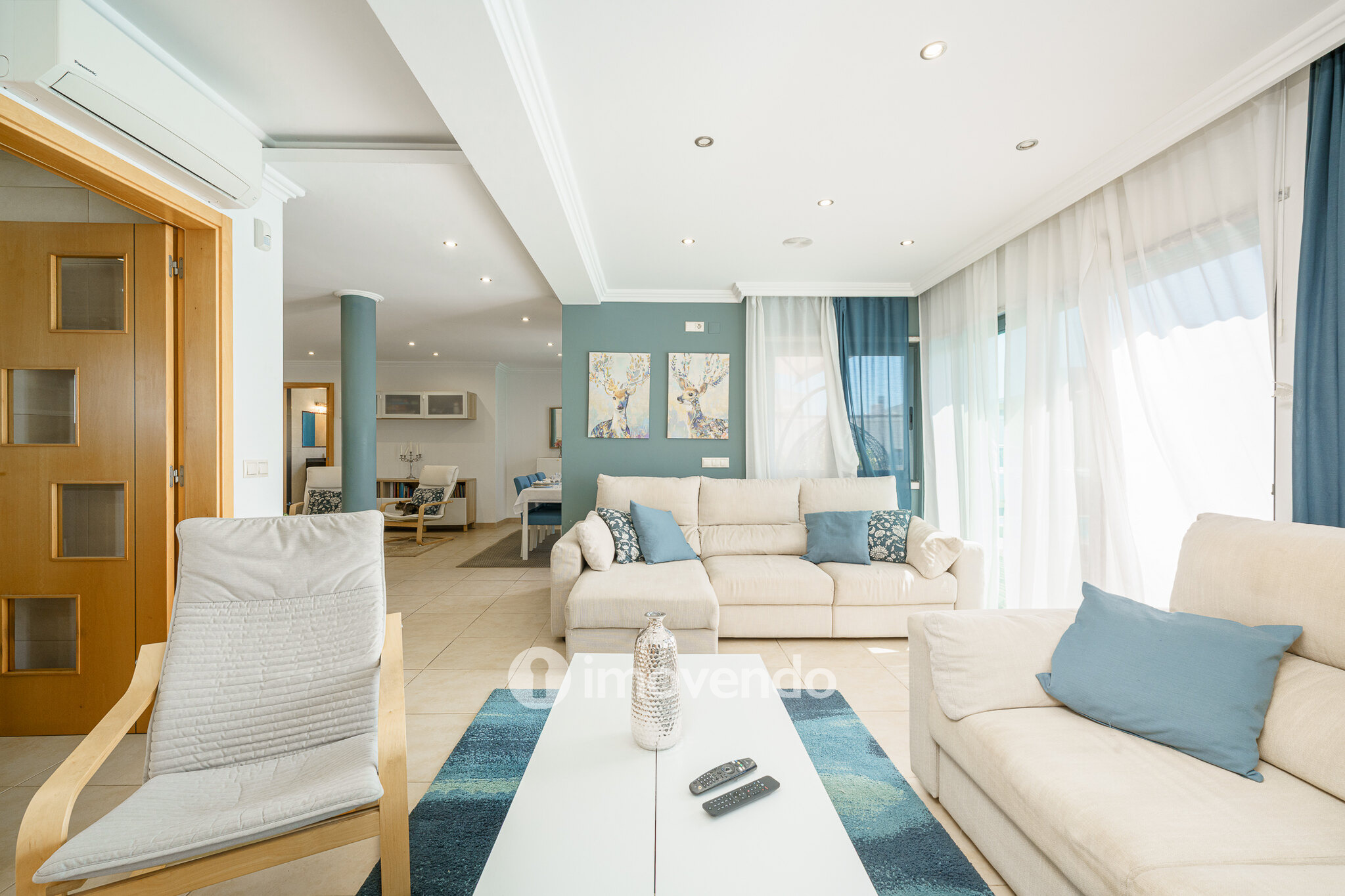Moradia T6 exclusiva, com piscina e garagem, na Charneca da Caparica