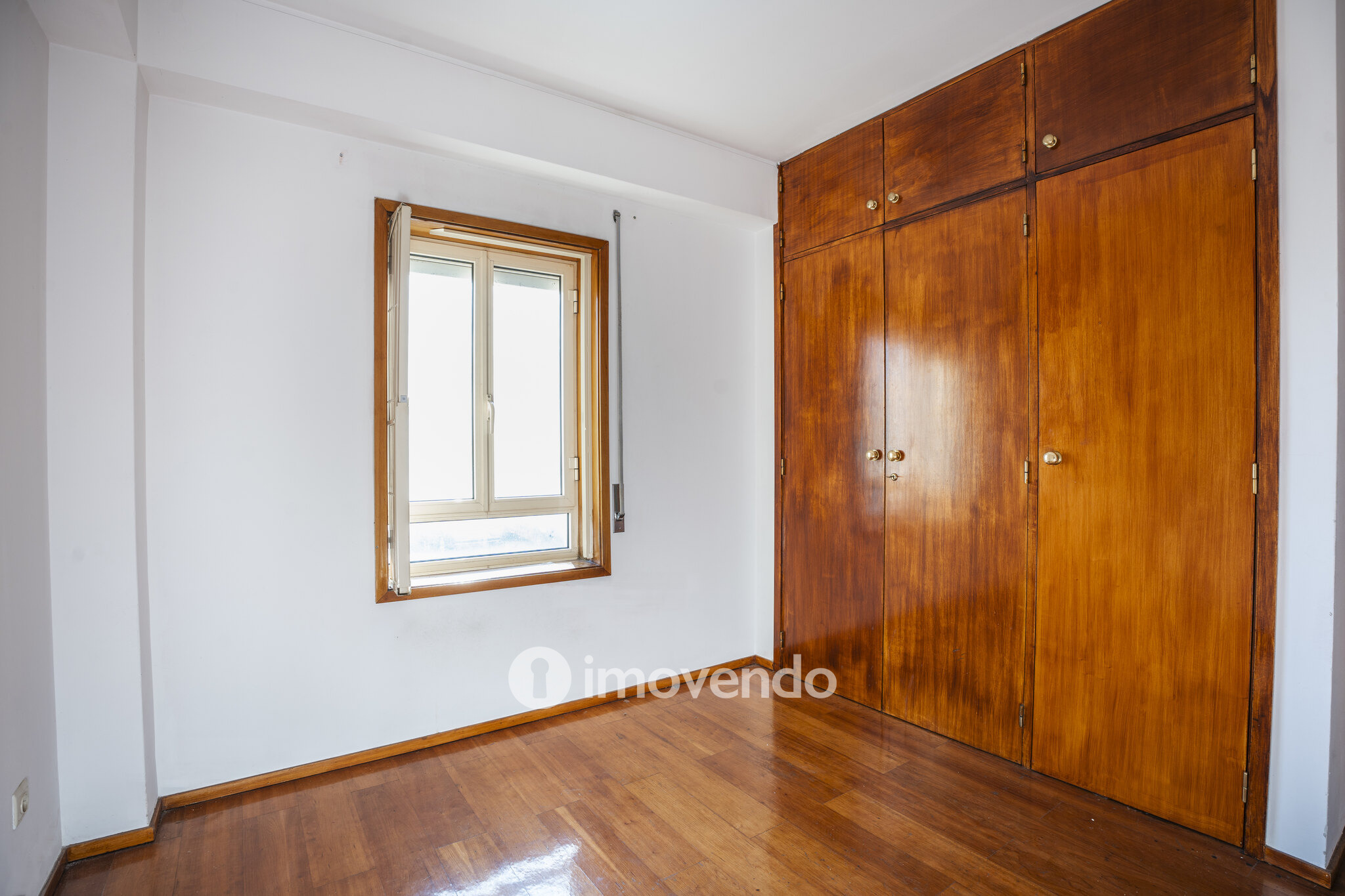 Apartamento T3, com áreas amplas e pronto a habitar, em Gaia