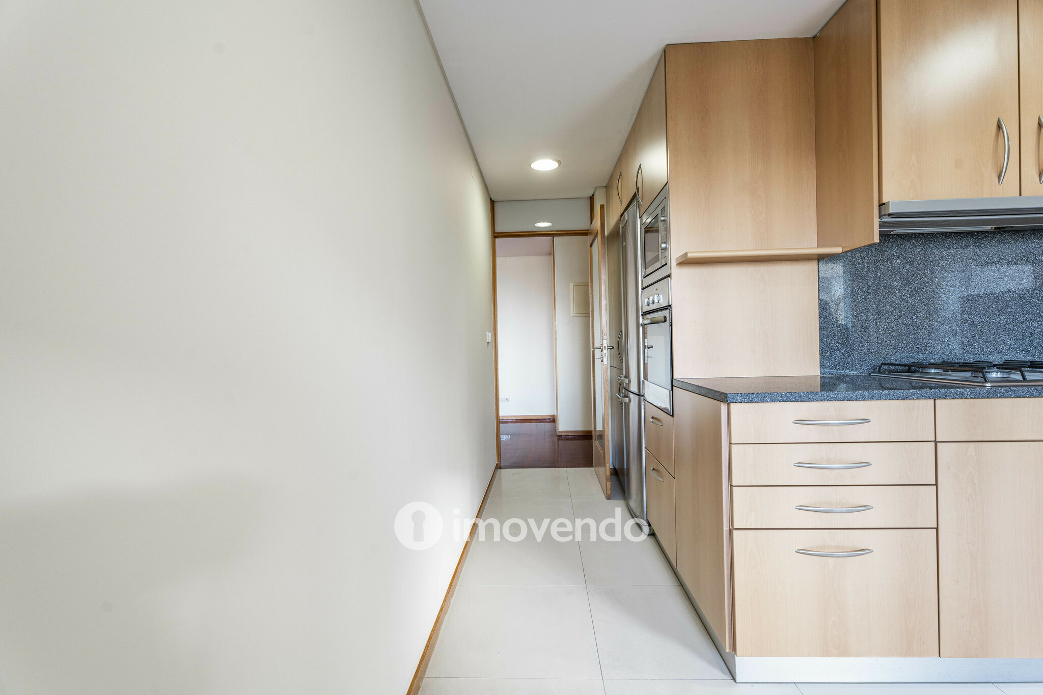 Apartamento T4 pronto a habitar, com garagem, em Braga
