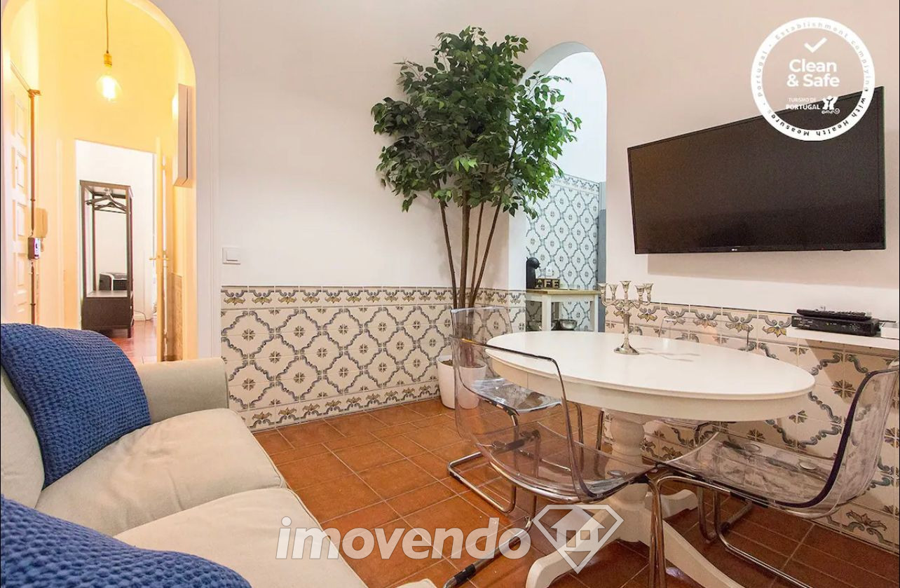 Apartamento T3, mobilado e com cozinha equipada, na Baixa de Lisboa