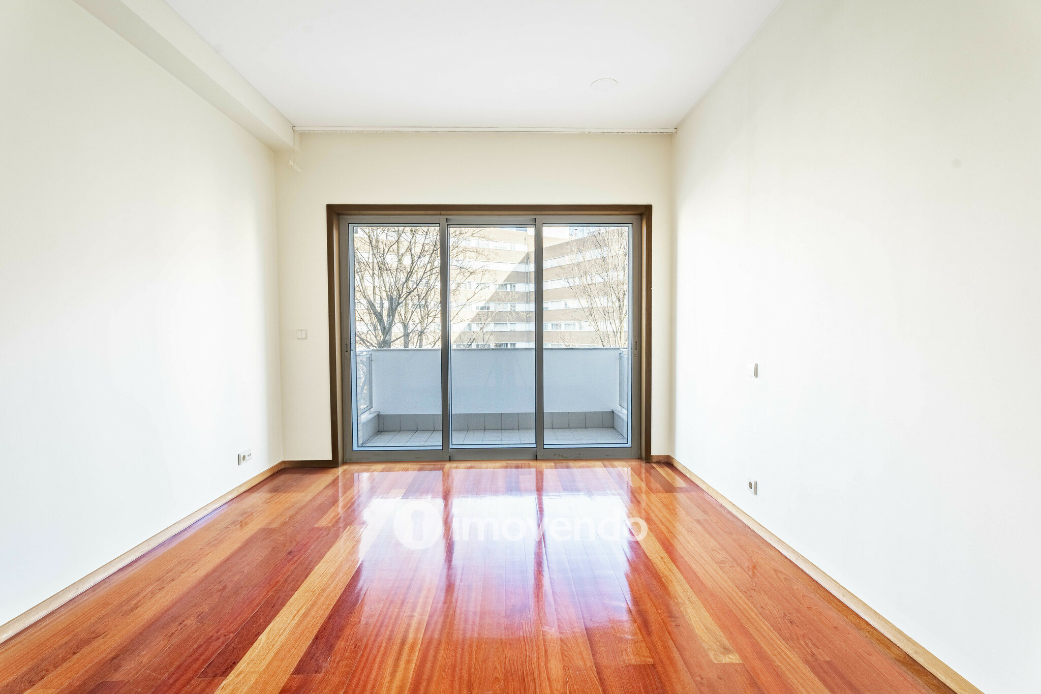 Apartamento T4 pronto a habitar, com garagem, em Braga