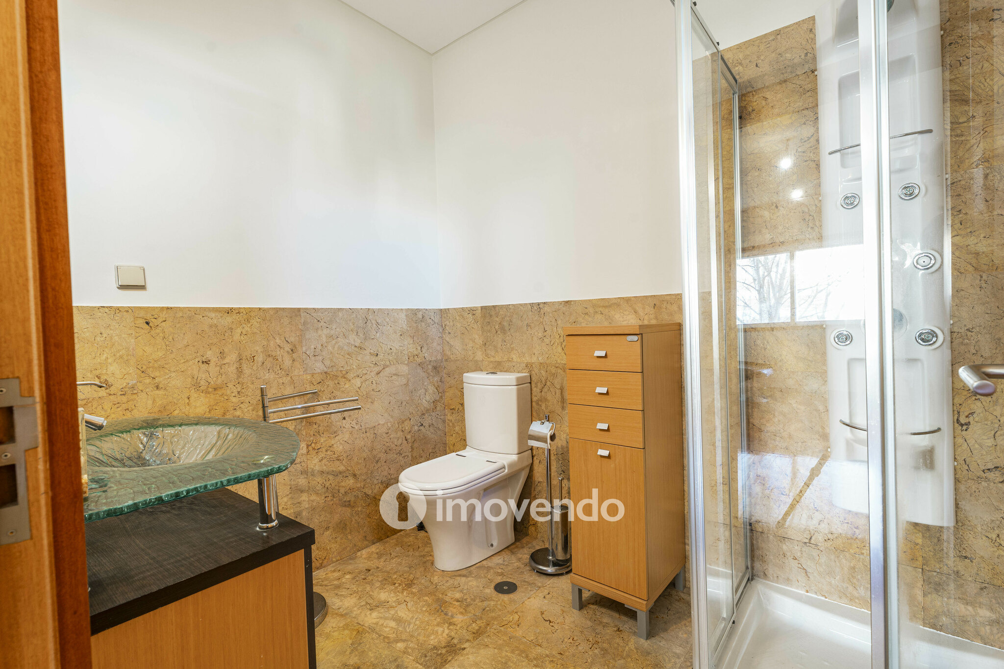 Apartamento T4 pronto a habitar, com garagem, em Braga