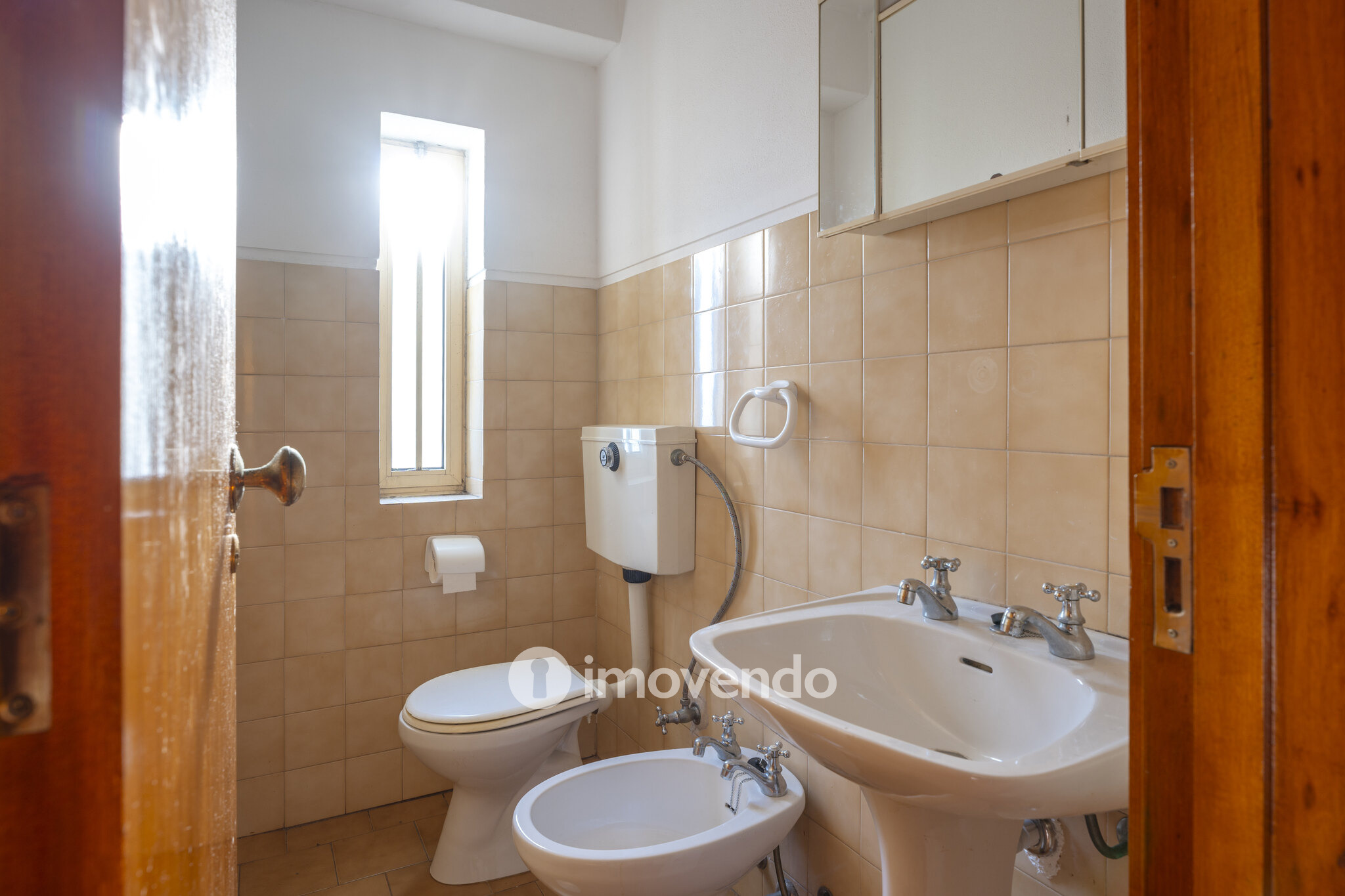 Apartamento T3, com áreas amplas e pronto a habitar, em Gaia