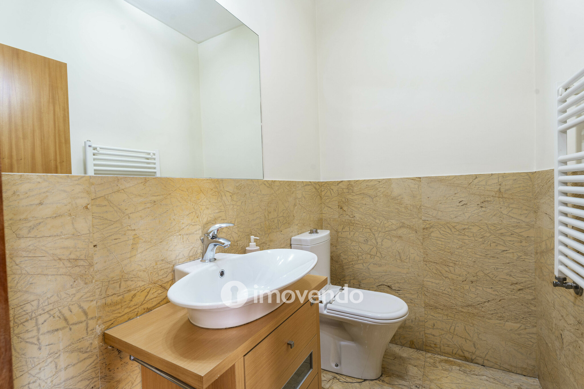 Apartamento T4 pronto a habitar, com garagem, em Braga