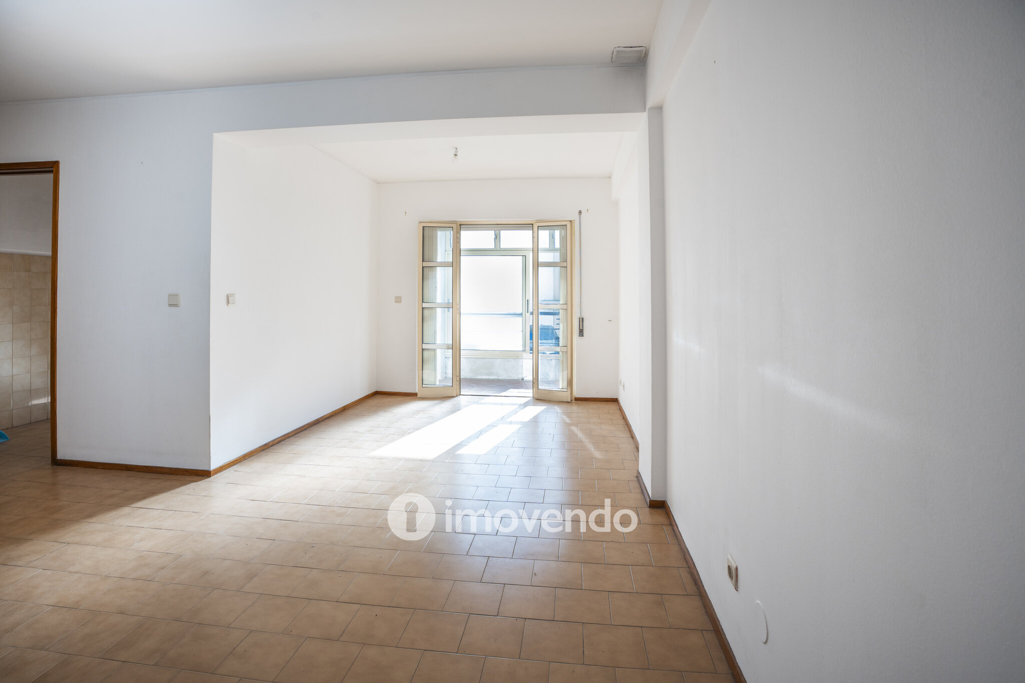 Apartamento T3, com áreas amplas e pronto a habitar, em Gaia