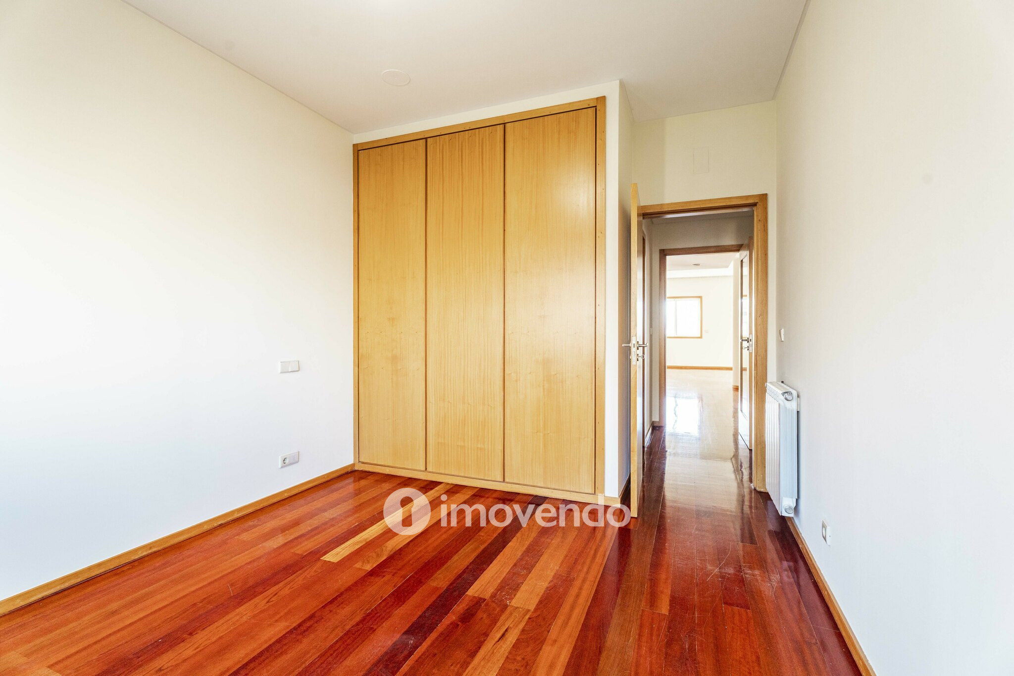 Apartamento T4 pronto a habitar, com garagem, em Braga