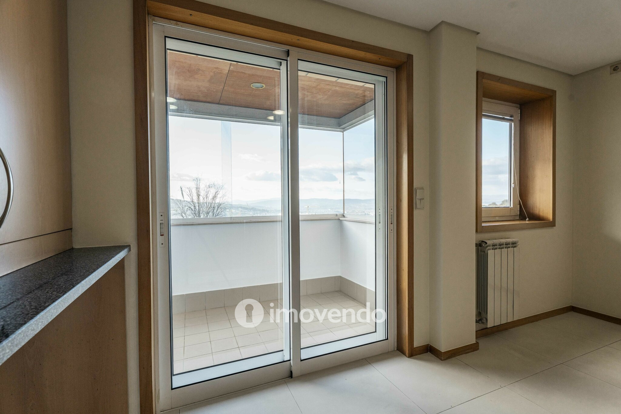 Apartamento T4 pronto a habitar, com garagem, em Braga