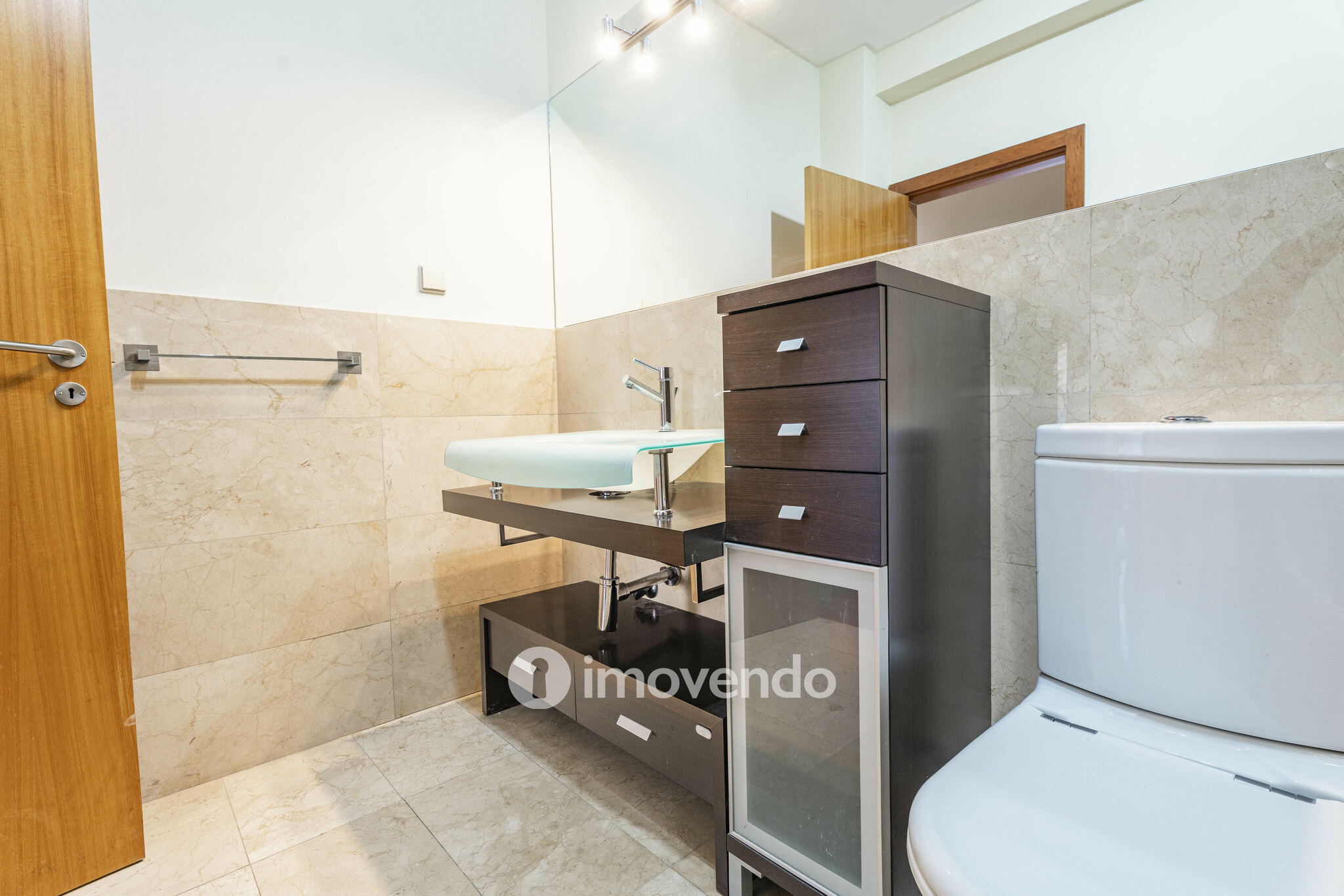Apartamento T4 pronto a habitar, com garagem, em Braga