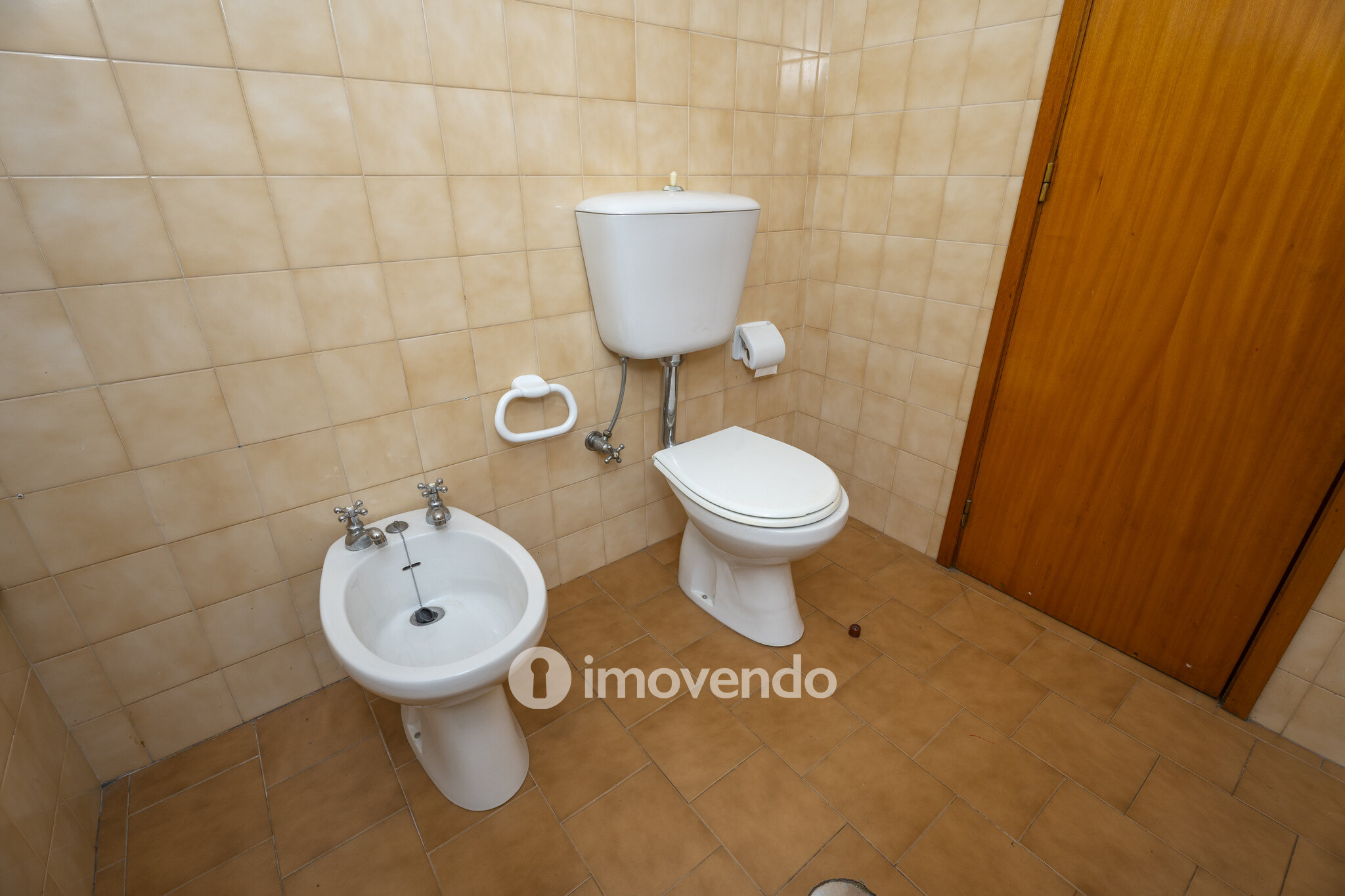 Apartamento T3, com áreas amplas e pronto a habitar, em Gaia