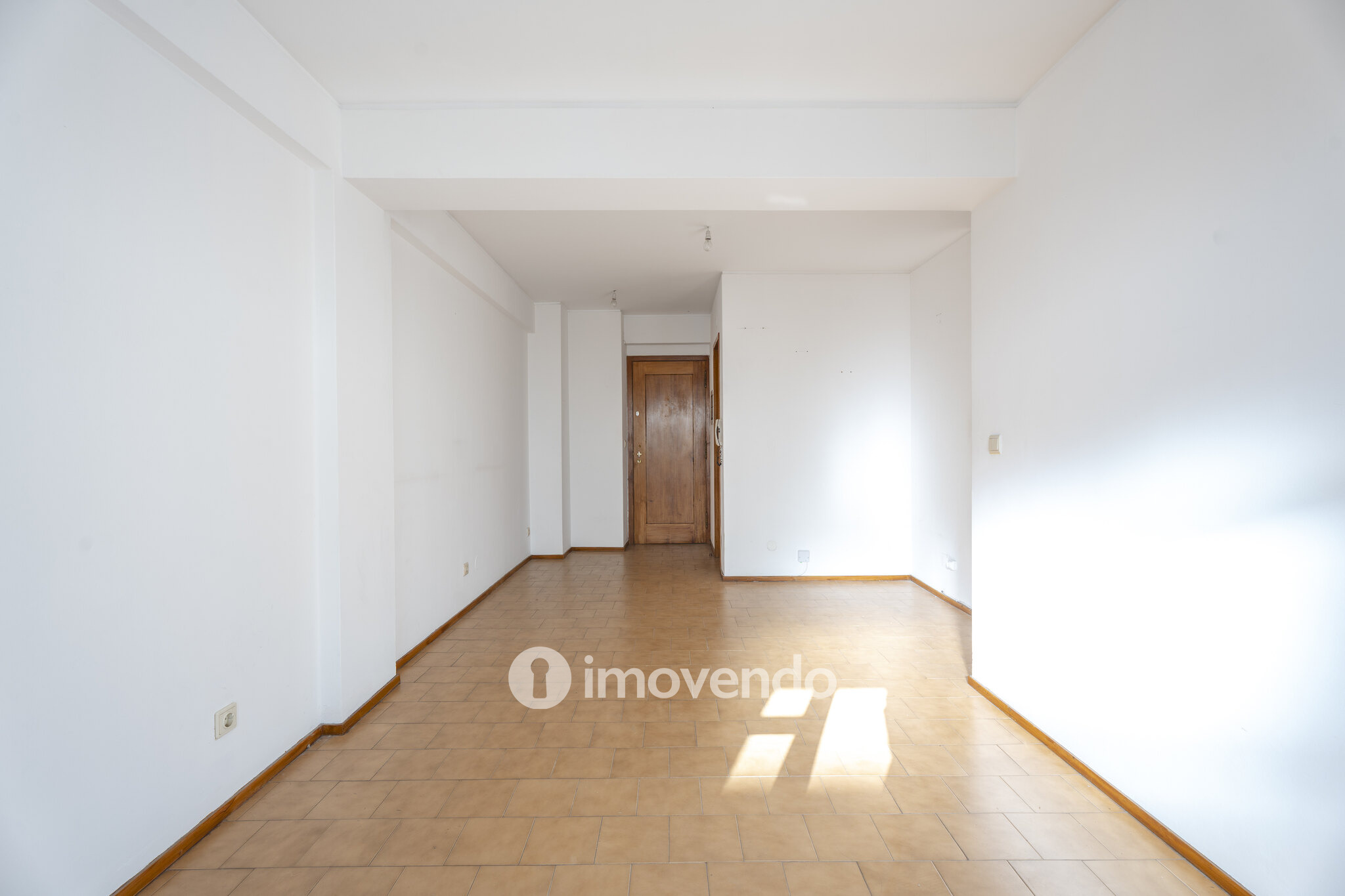 Apartamento T3, com áreas amplas e pronto a habitar, em Gaia