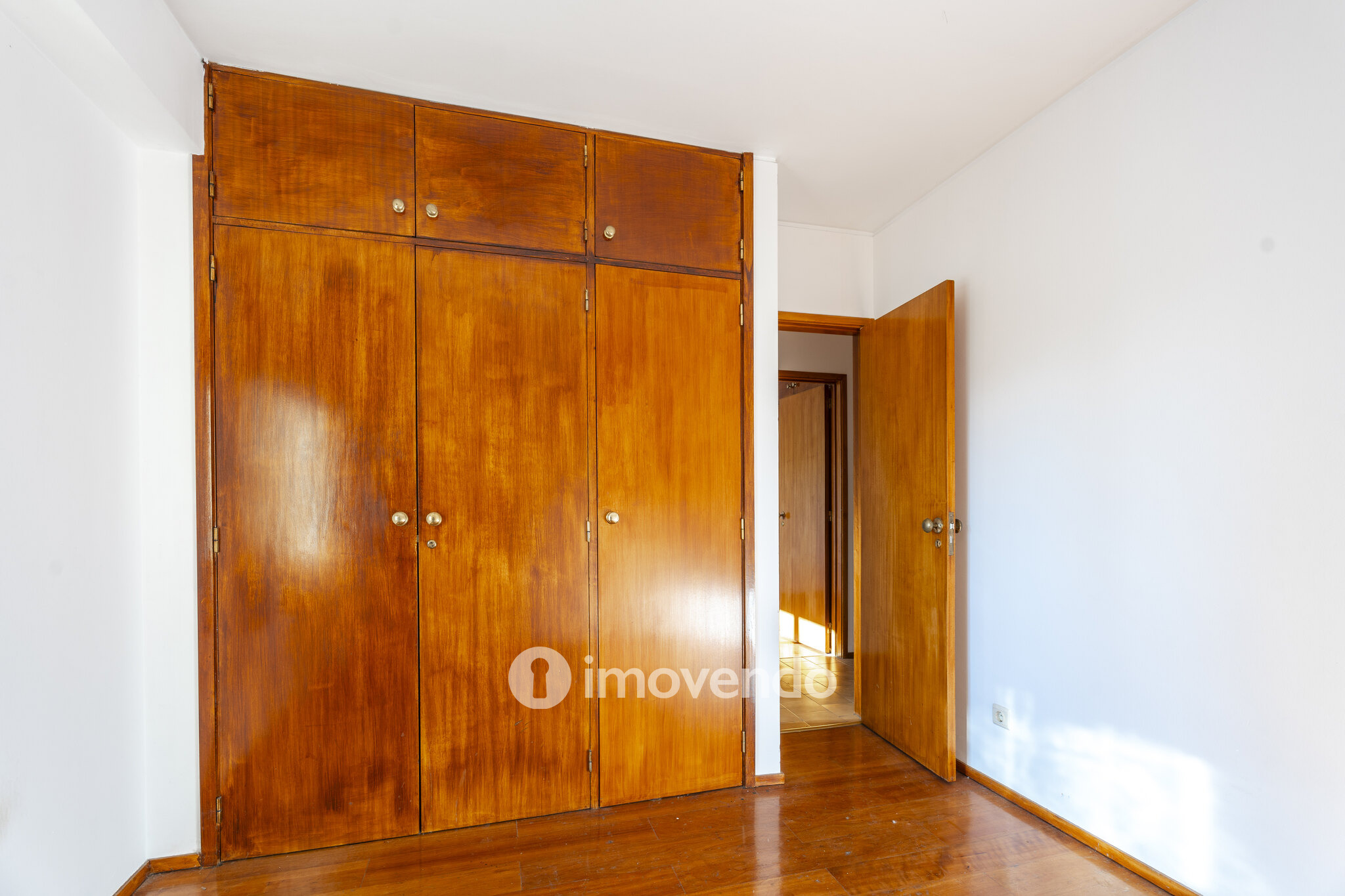 Apartamento T3, com áreas amplas e pronto a habitar, em Gaia