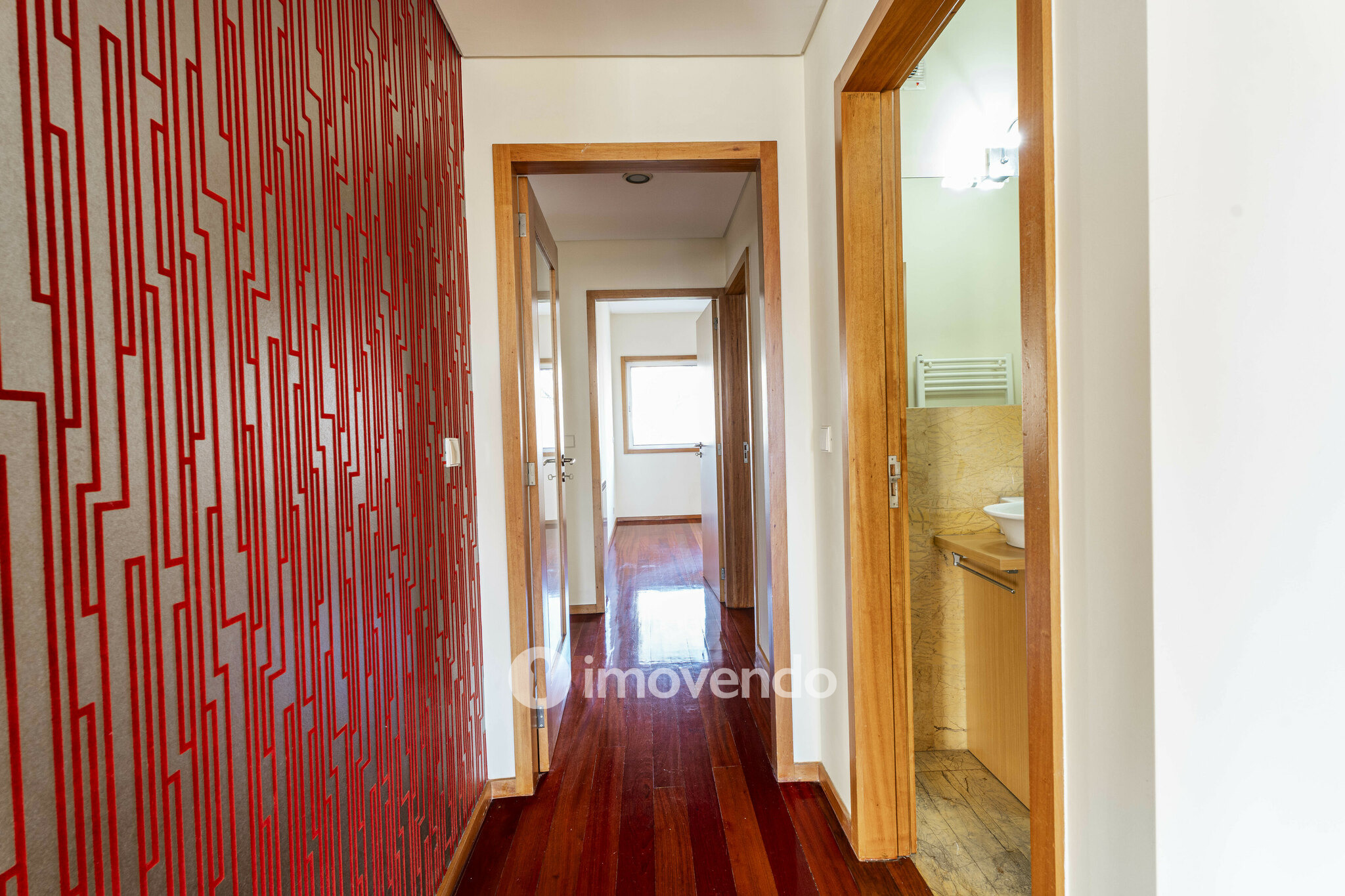 Apartamento T4 pronto a habitar, com garagem, em Braga