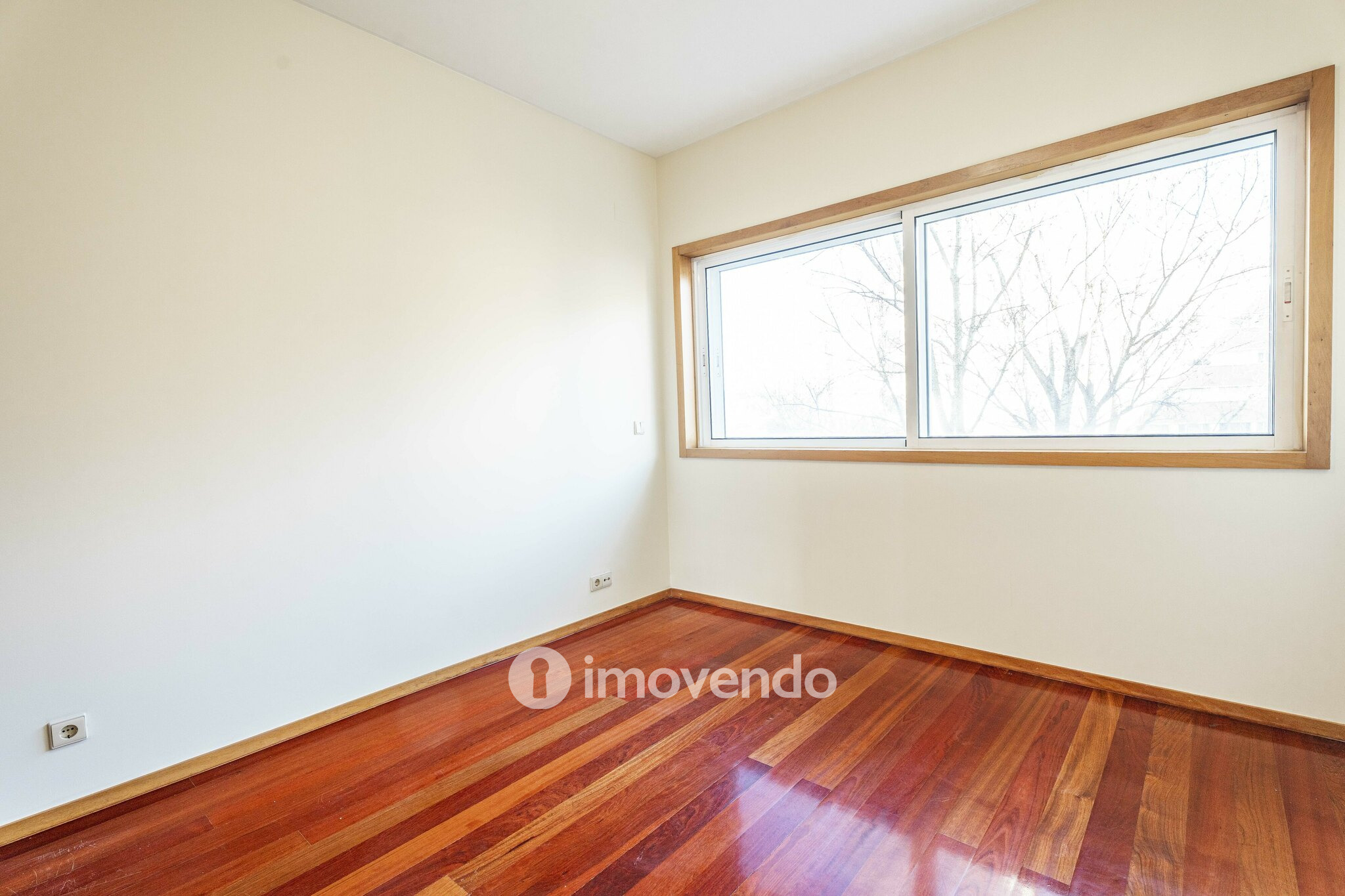 Apartamento T4 pronto a habitar, com garagem, em Braga