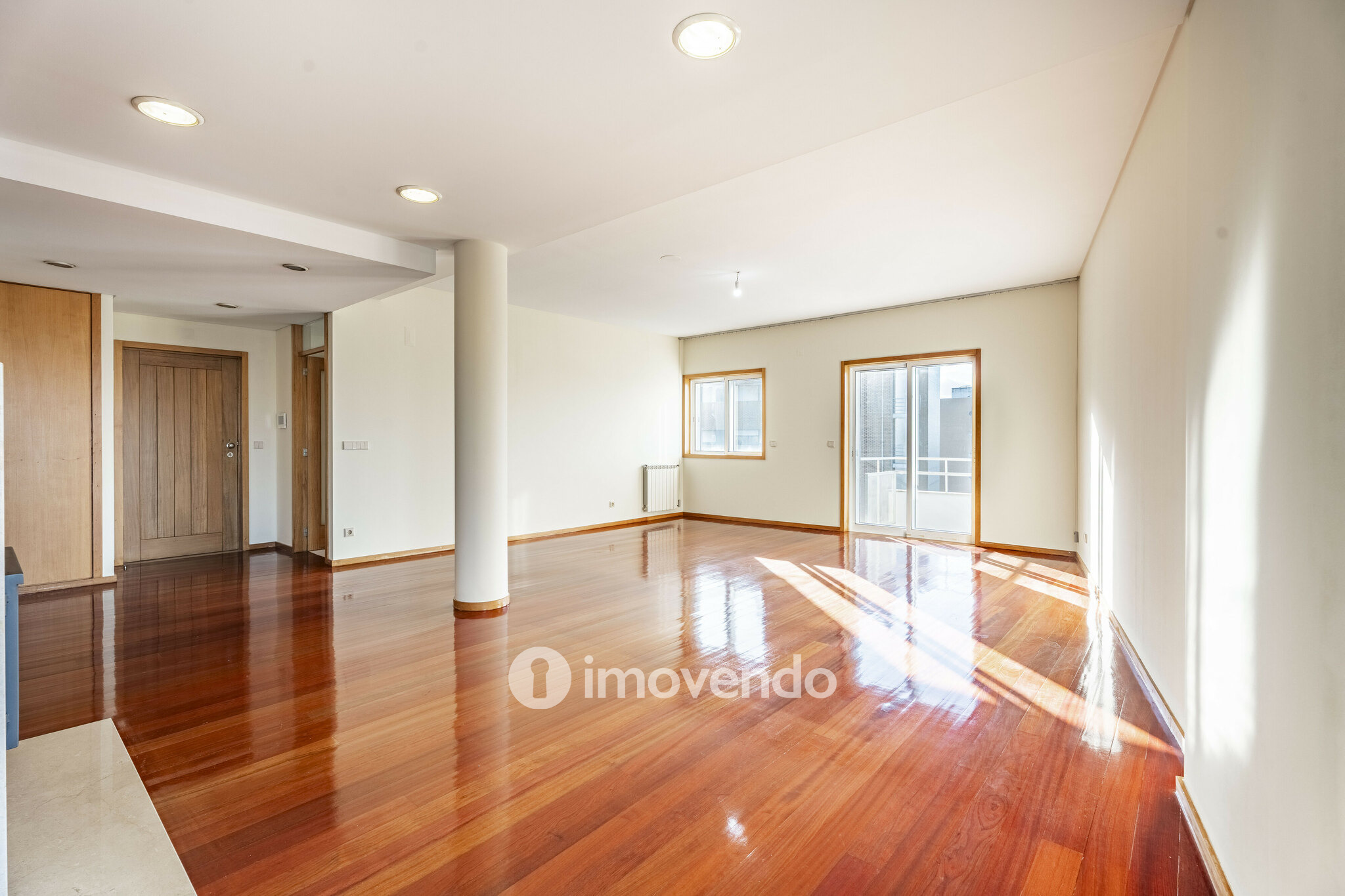 Apartamento T4 pronto a habitar, com garagem, em Braga