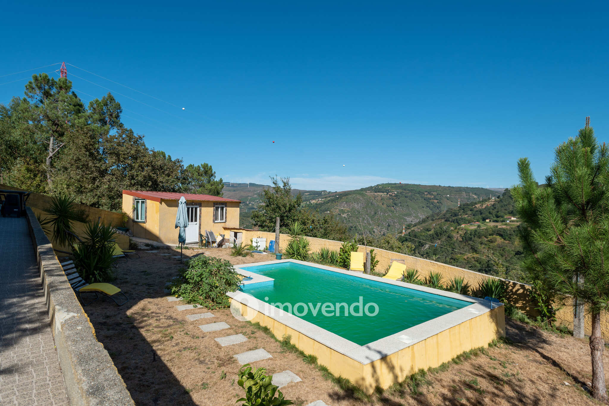 Moradia T6 com piscina, próxima do Gerês, em Ruivães