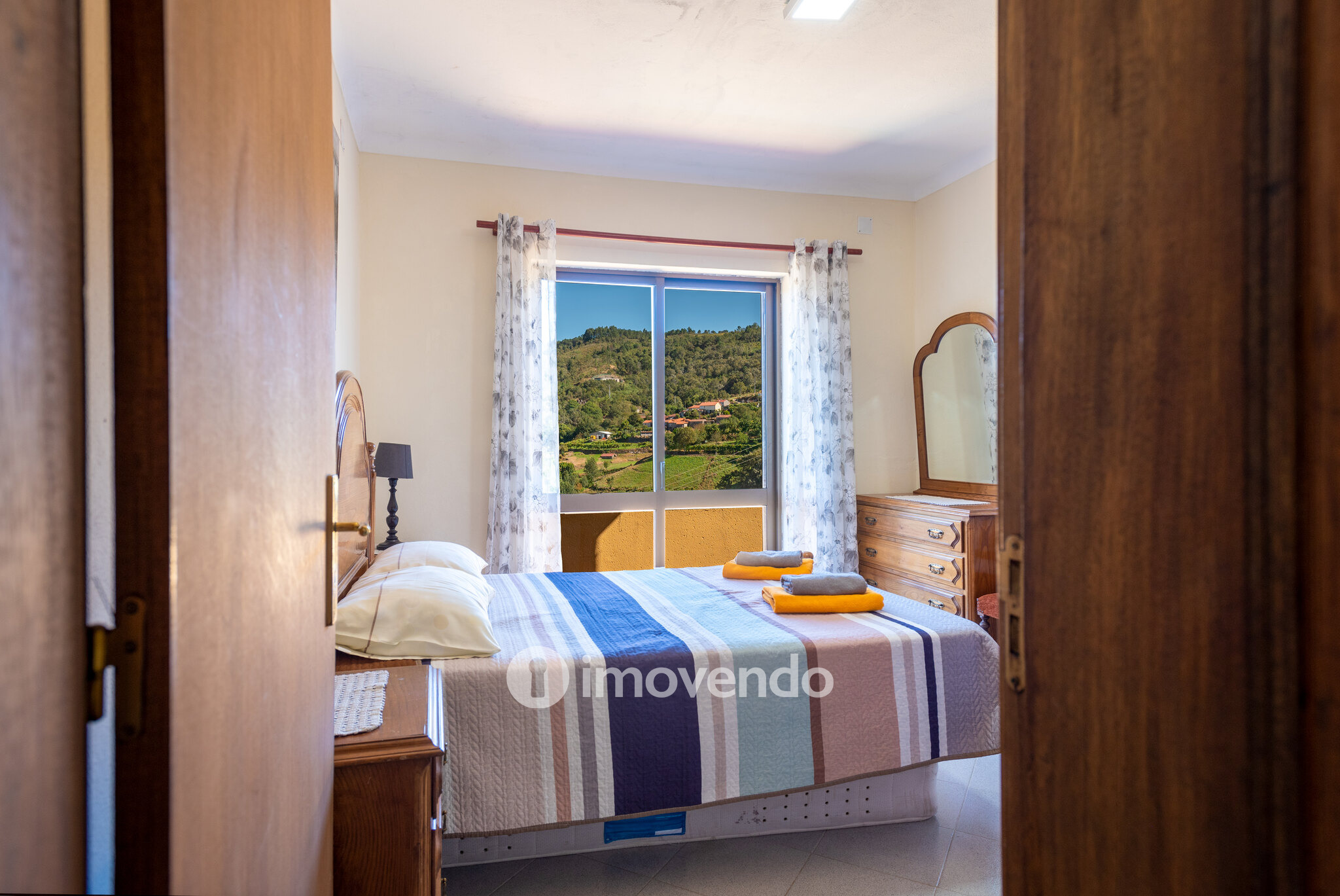 Moradia T6 com piscina, próxima do Gerês, em Ruivães