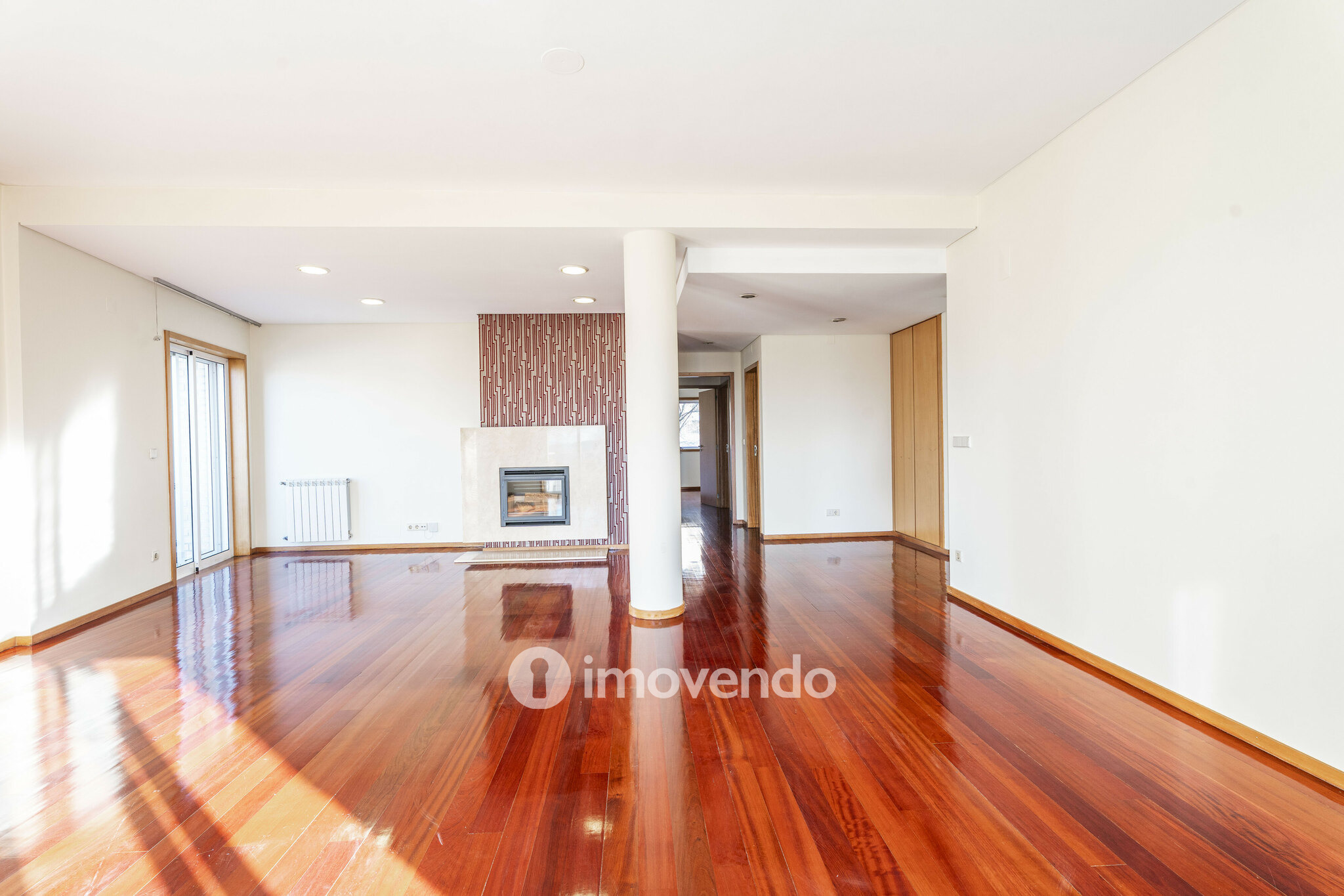 Apartamento T4 pronto a habitar, com garagem, em Braga